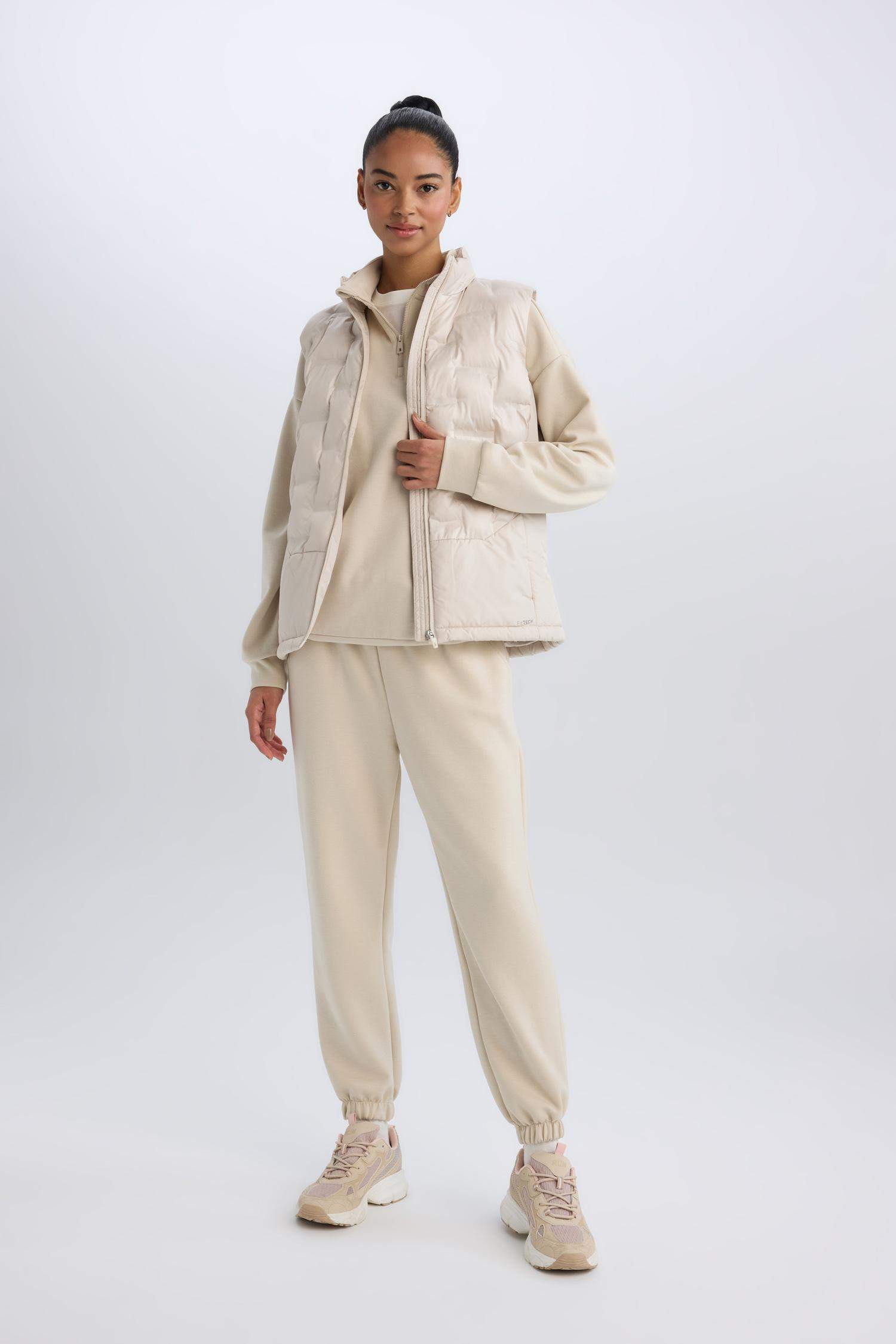 DeFactoFit Stand Collar Zippered Waterproof Sports Puffer Vest