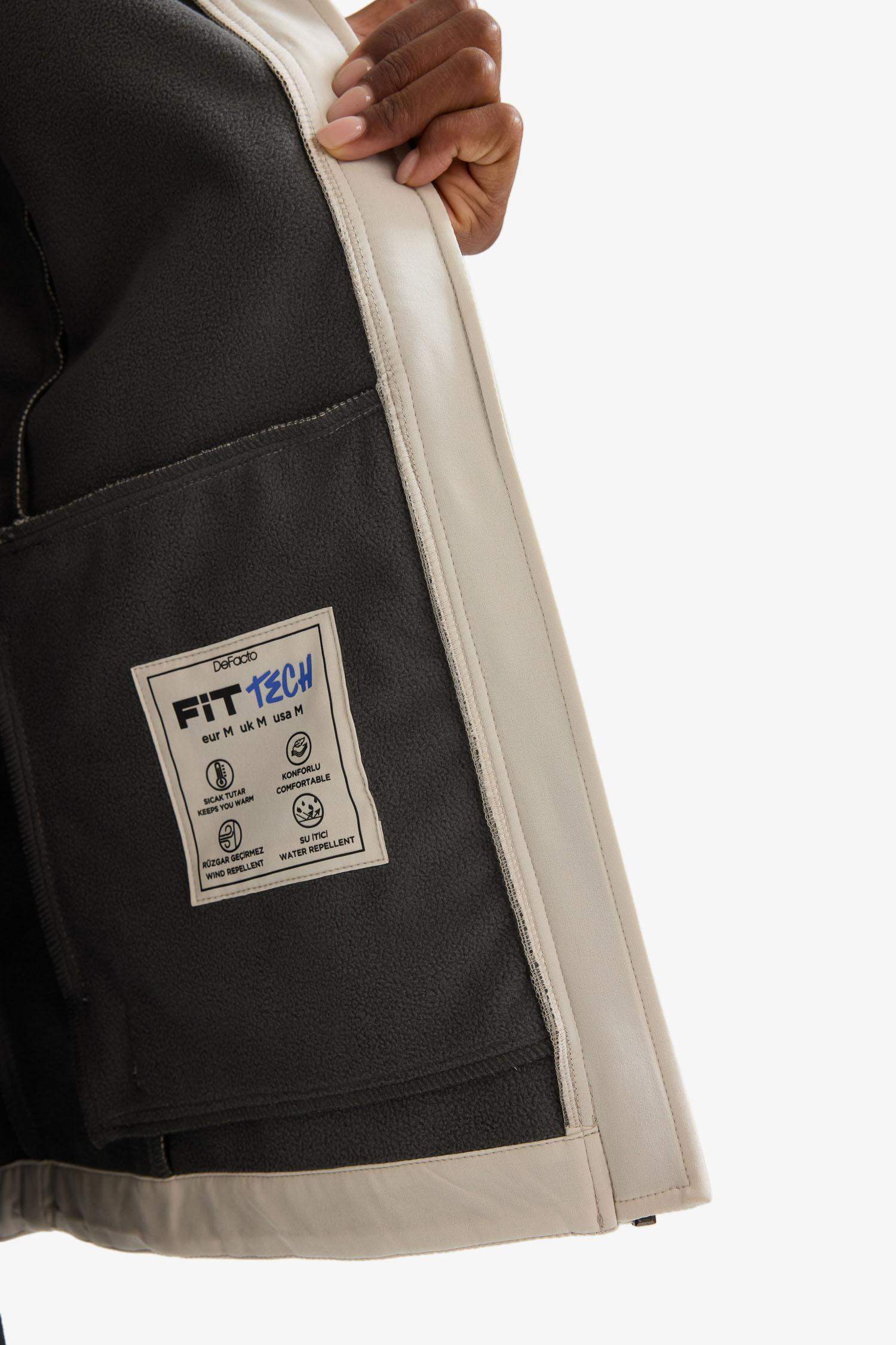 DeFactoFit Su İtici Slim Fit Dar Kesim Kapüşonlu Fermuarlı Sporcu Softshell Yelek