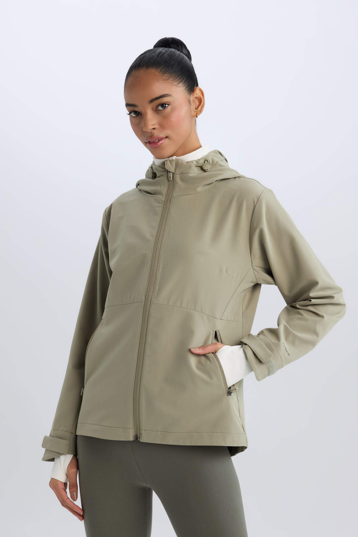 جاكيت خفيف كاكي وتر بروف قصة عادية بكابيشون من DeFactoFit