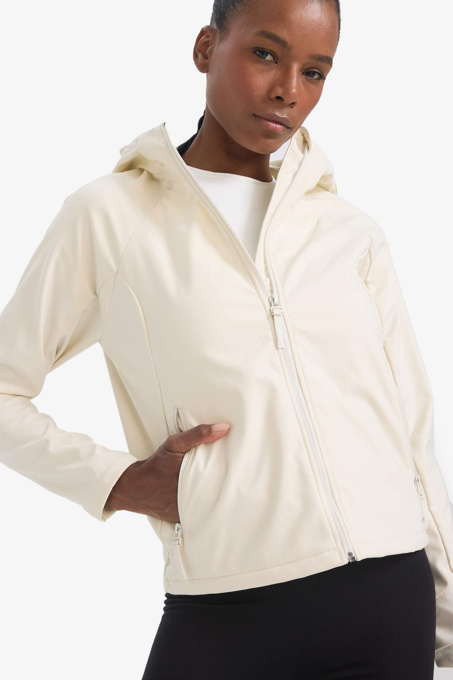 Su İtici Regular Fit Kapüşonlu Fermuarlı Softshell Mont