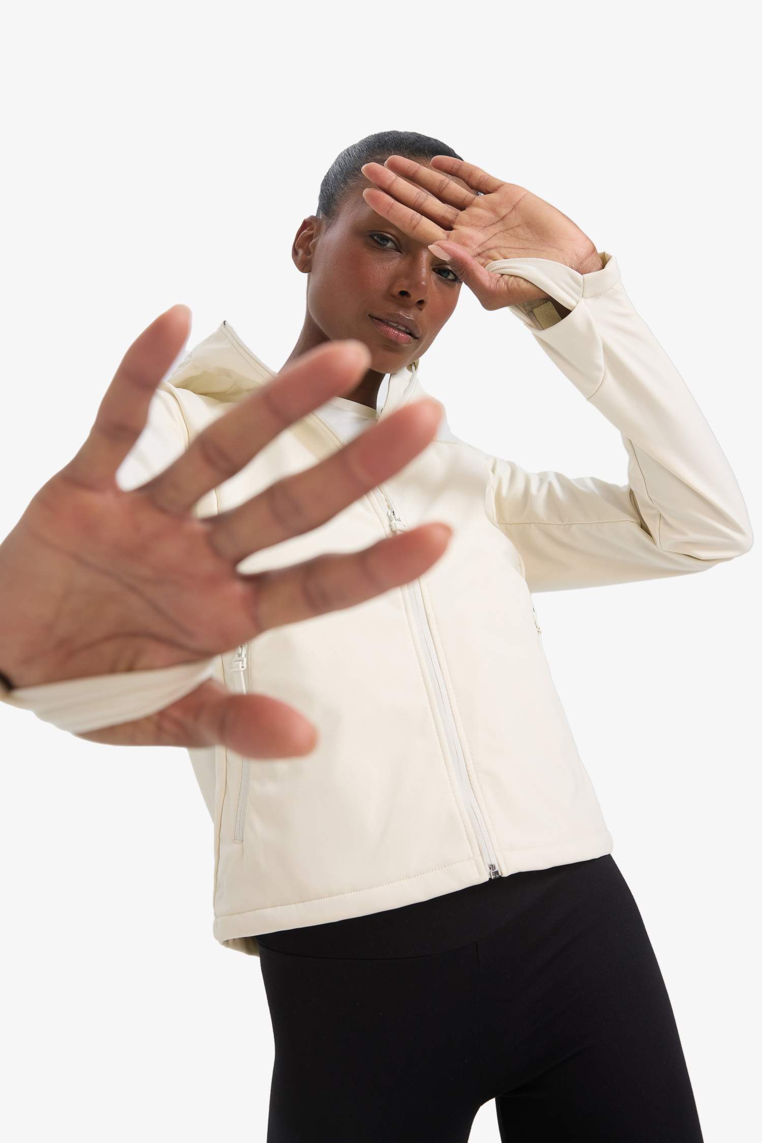 Su İtici Regular Fit Kapüşonlu Fermuarlı Softshell Mont