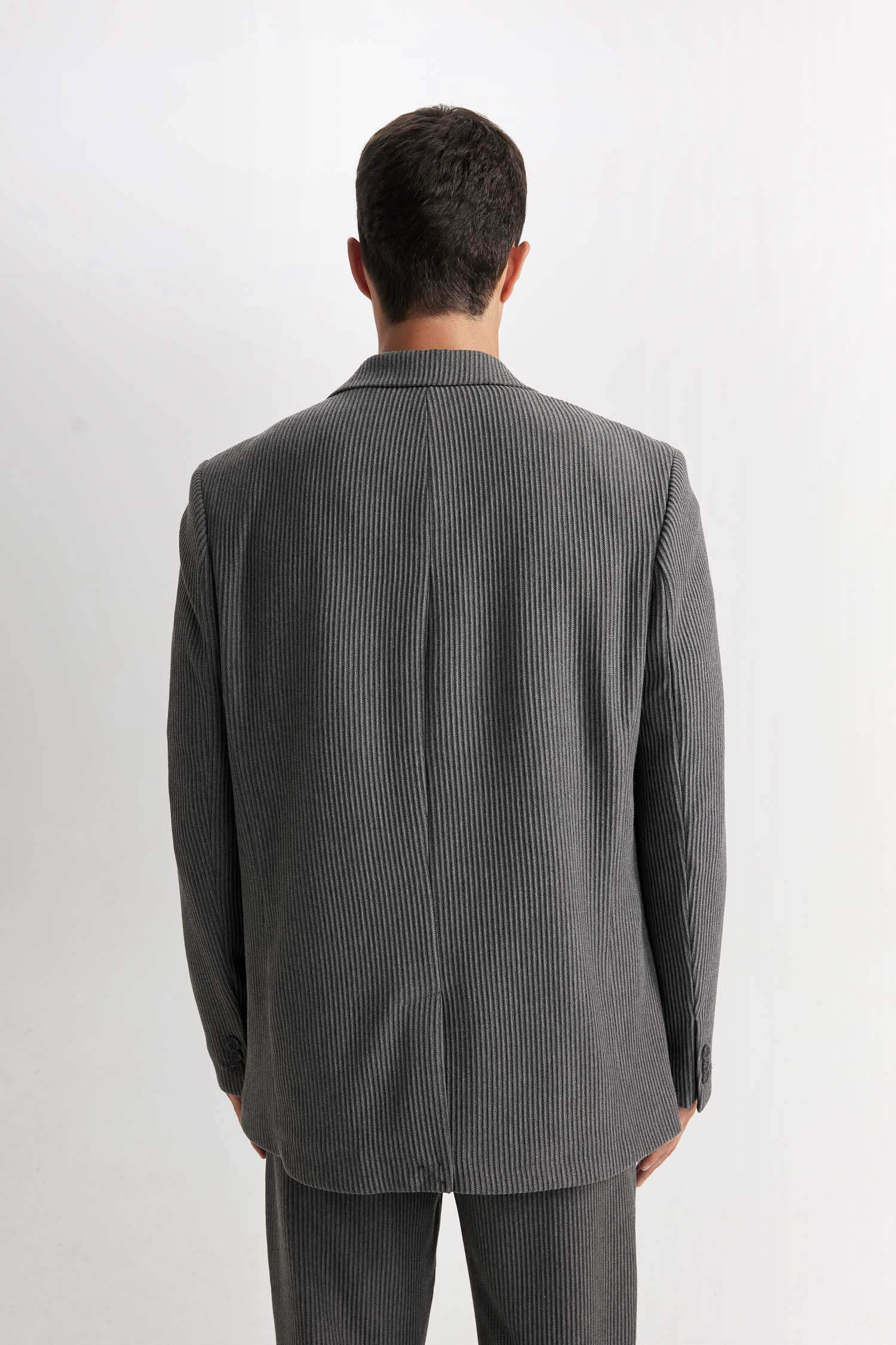 سترة بليزر قصة عادية وياخة جاكيت