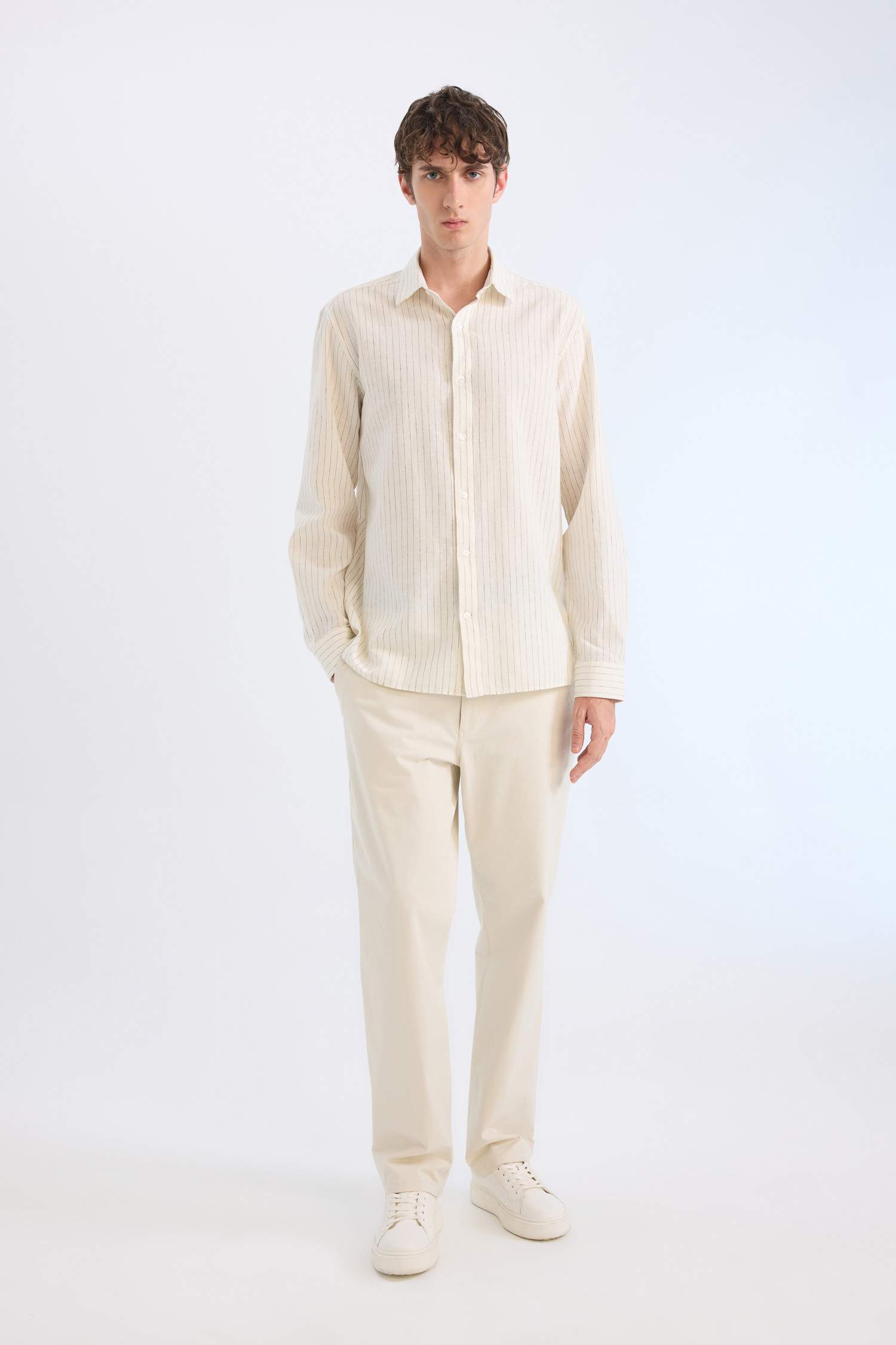 قميص كتان مخطط كم طويل قصة عادية بياقة بولو