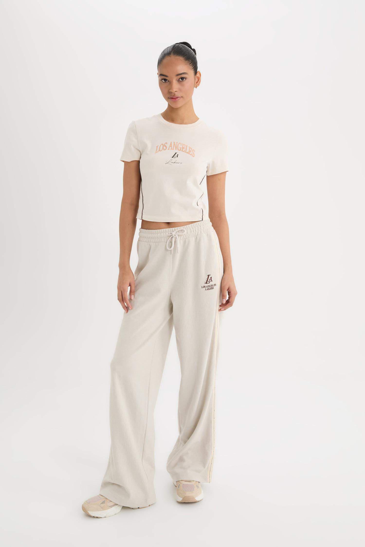 DeFactoFit NBA Los Angeles Lakers Slim Crop Fit Bisiklet Yaka Kısa Kollu Tişört