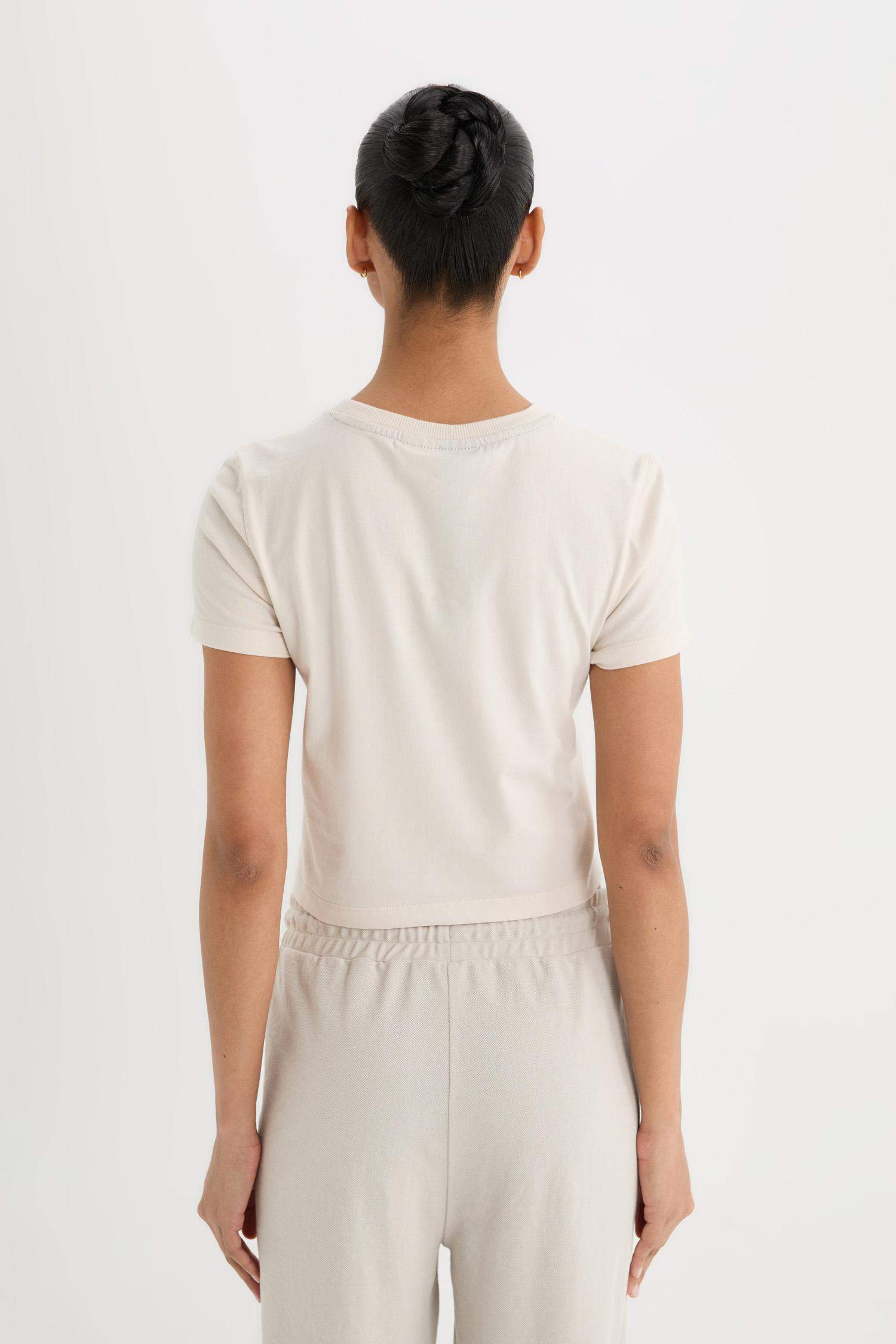 DeFactoFit NBA Los Angeles Lakers Slim Crop Fit Bisiklet Yaka Kısa Kollu Tişört