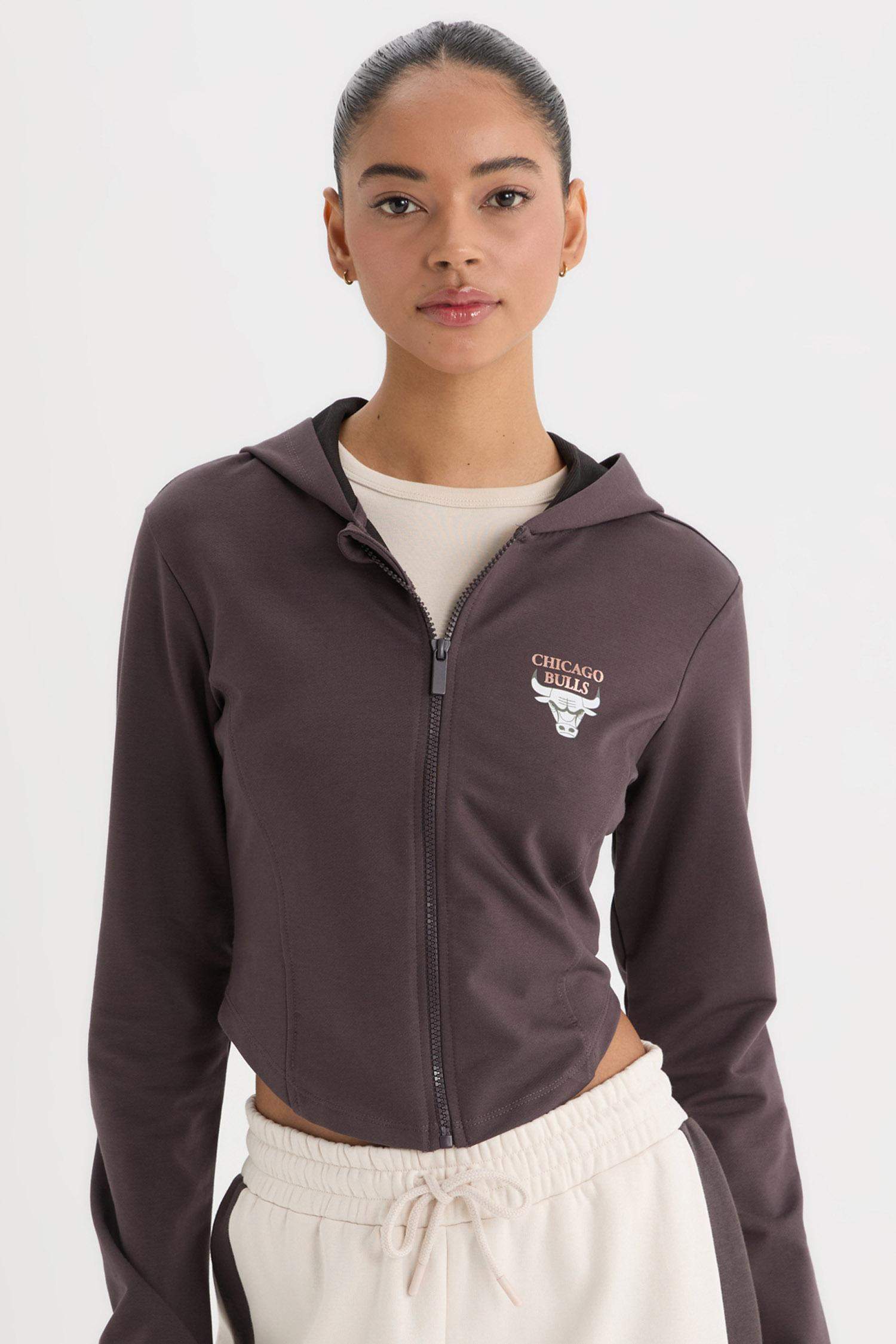 سويت NBA سليم فيت بغطاء للرأس و سحاب من DeFactoFit