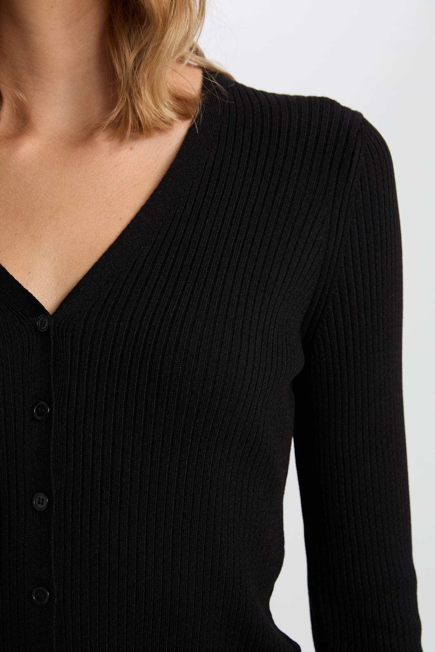 Fitted V Yaka Basic Düz Düğmeli Ribana Siyah Hırka