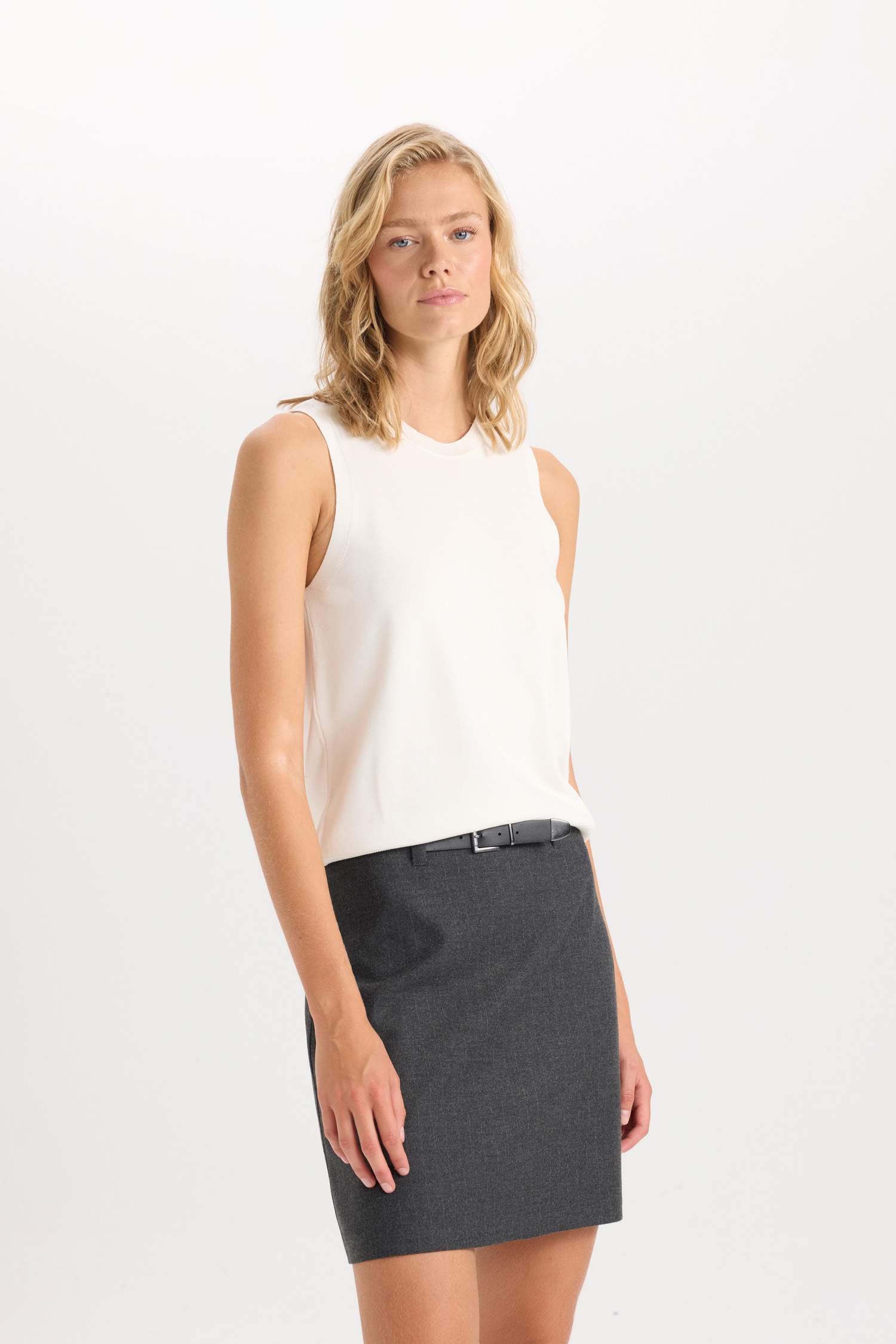 Fitted Bisiklet Yaka Kolsuz Basic Düz Triko Kazak