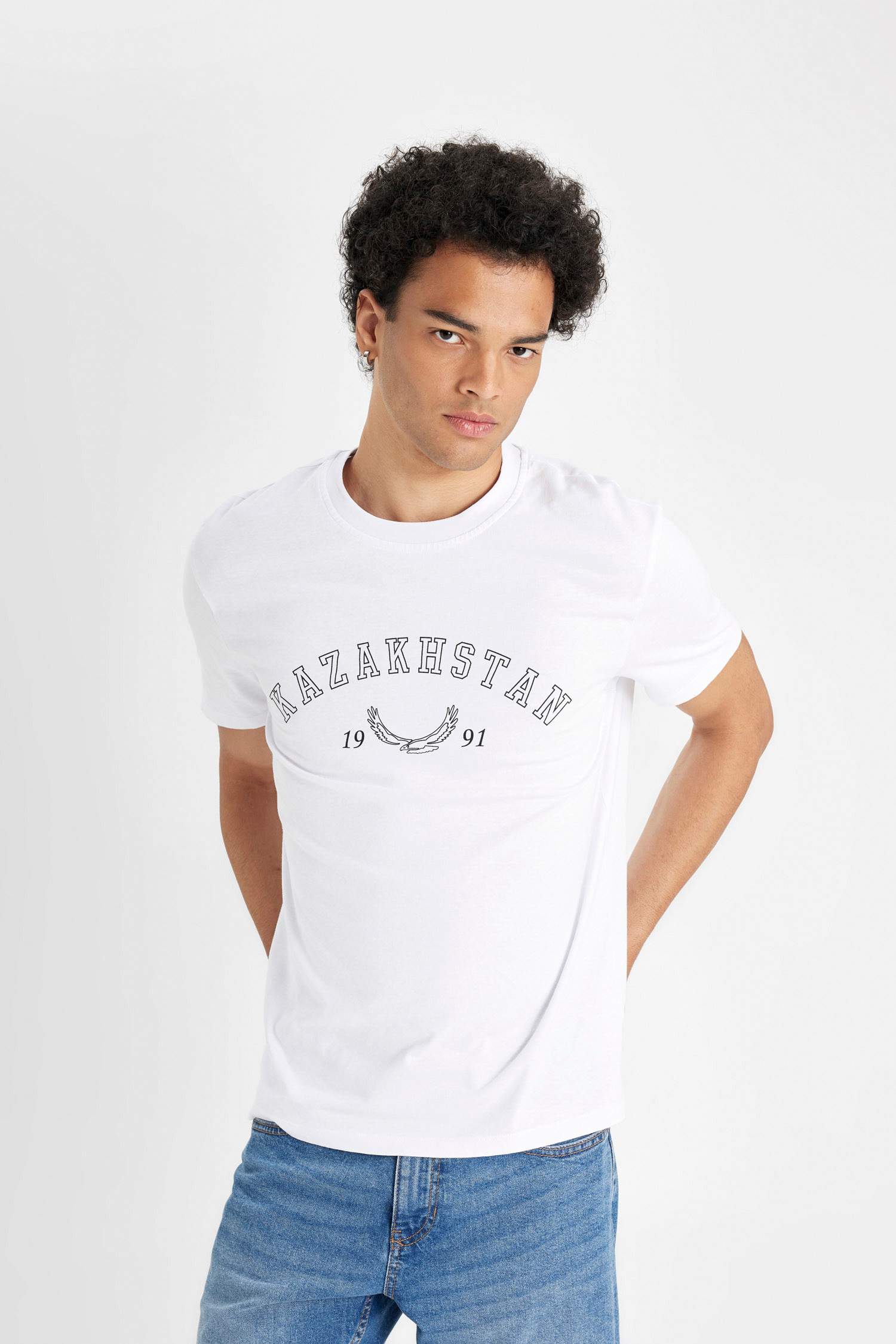 Футболка стандартного кроя с принтом