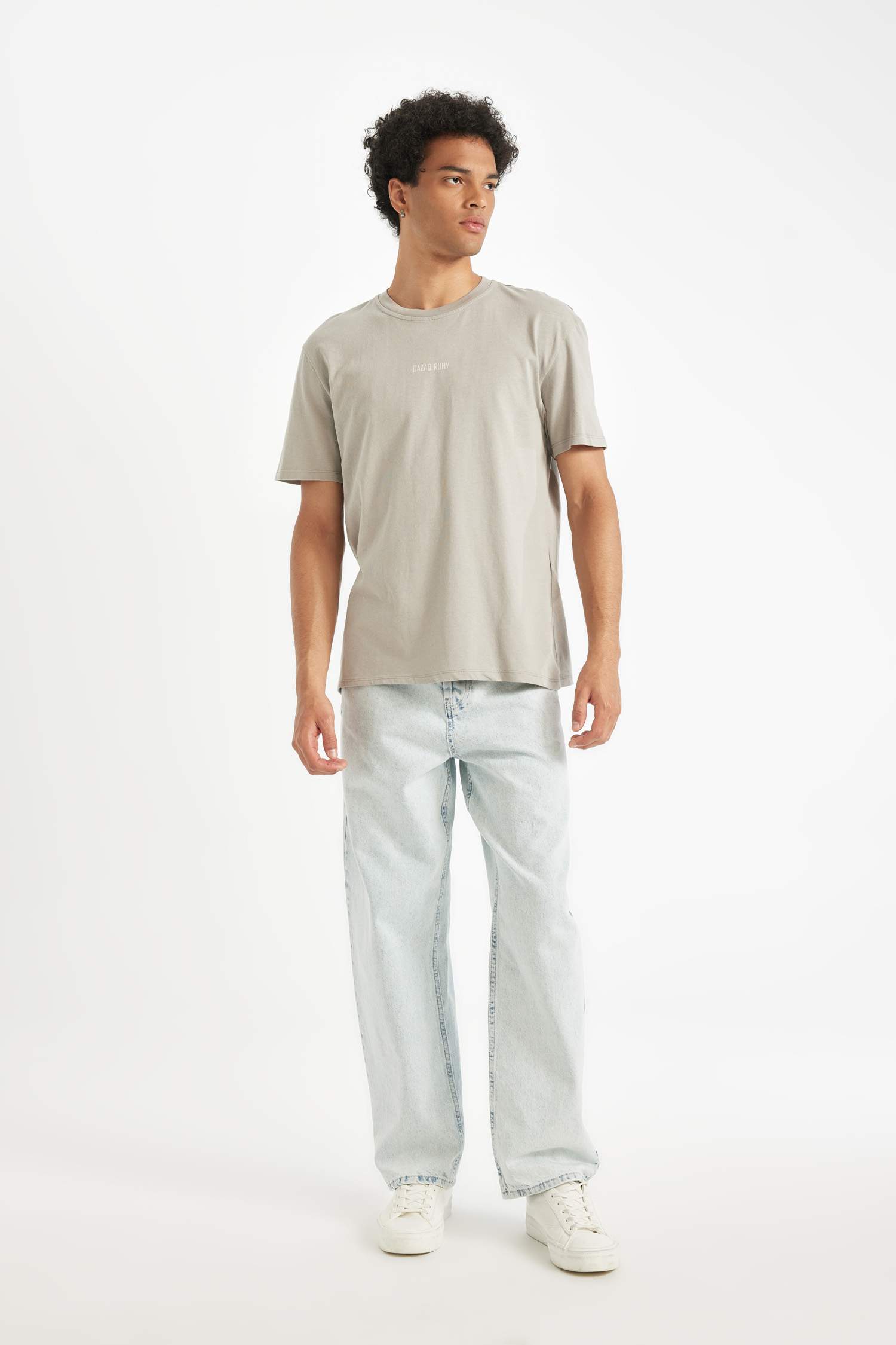 дөңгелек жаға слоган Қысқа жеңді футболка