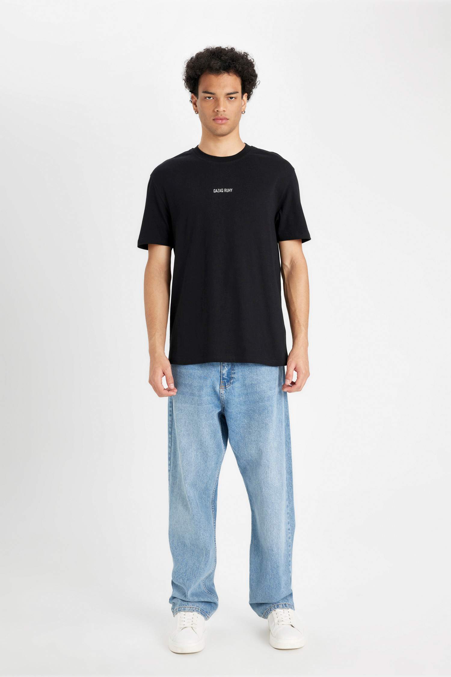 Футболка стандартного кроя с принтом