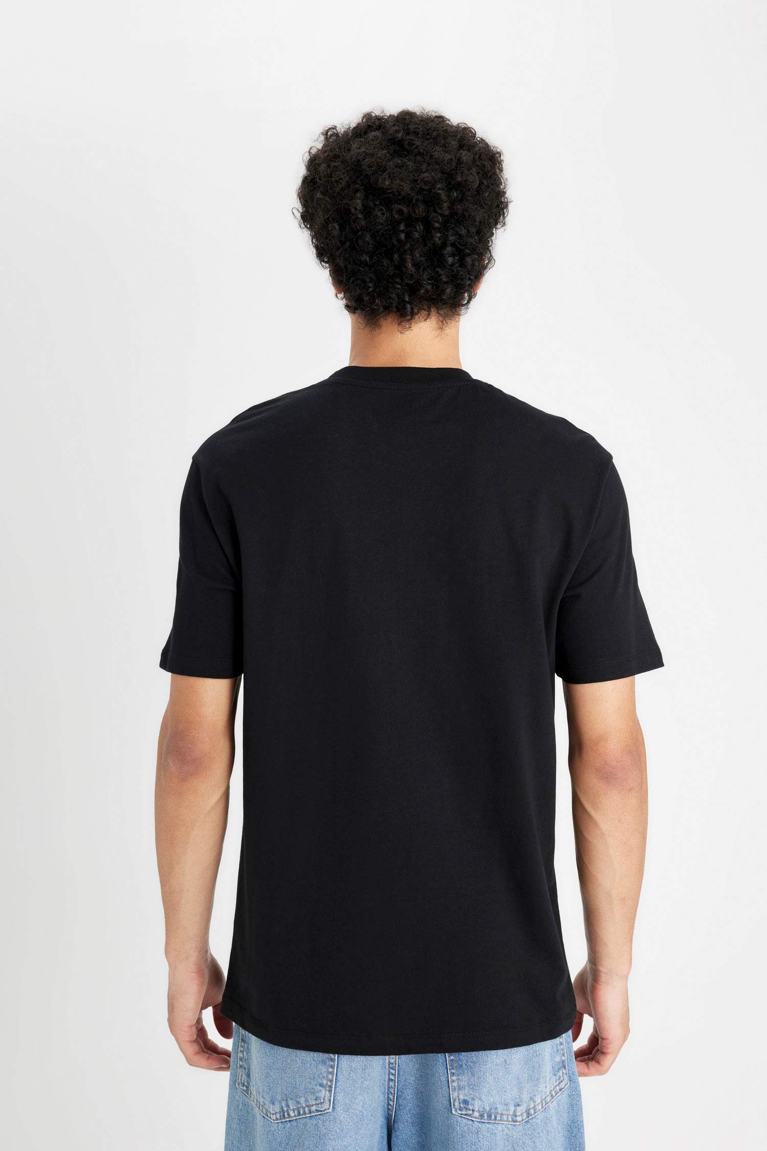 Футболка стандартного кроя с принтом