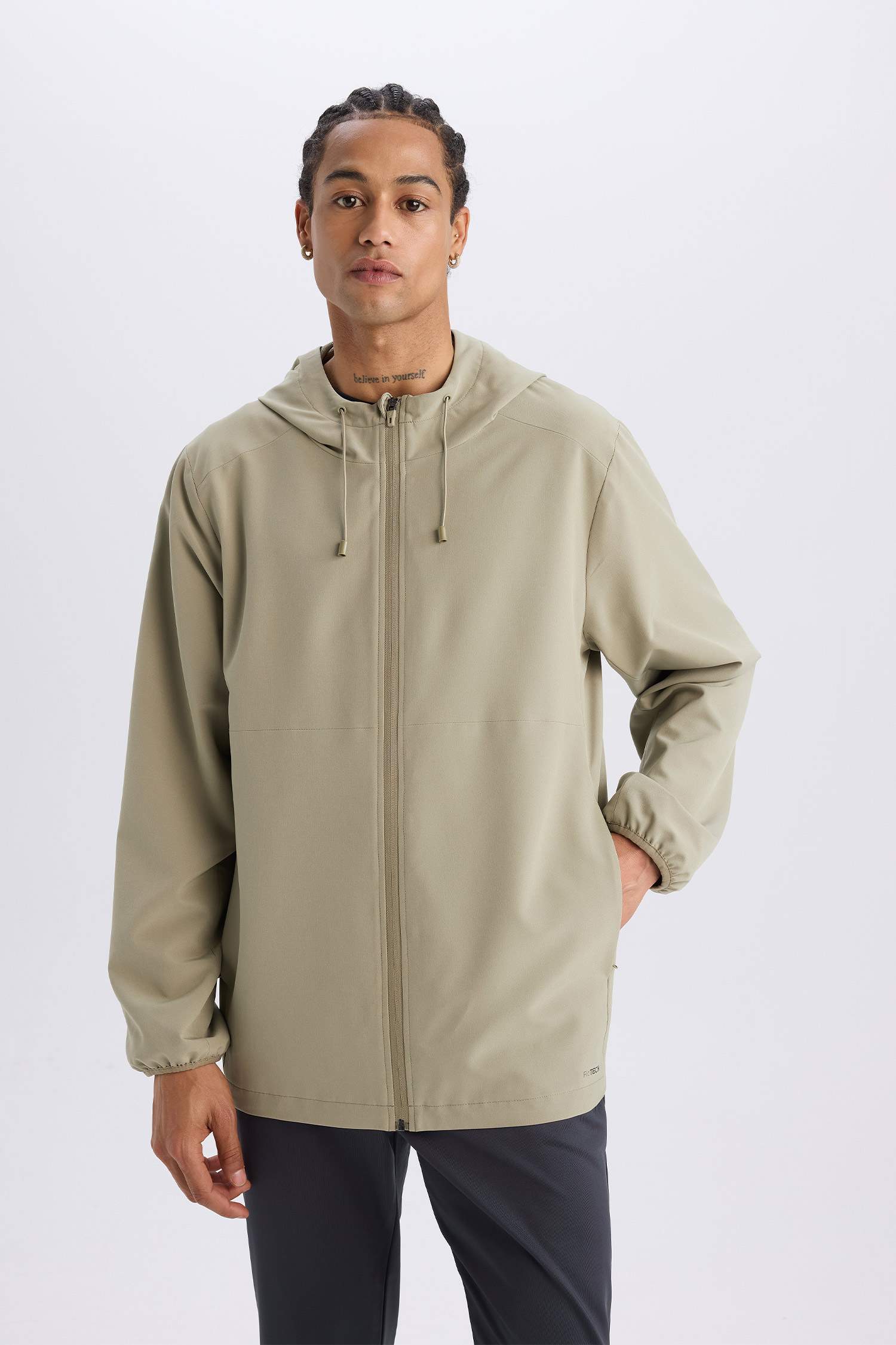 قمصلة نفخ قصة عادية بغطاء للرأس ببطانة شبكية من DeFactoFit