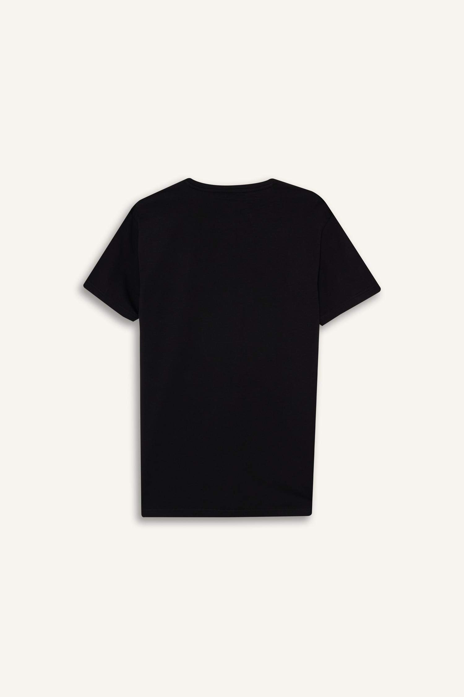 بلوزة سليم فيت بياخة V