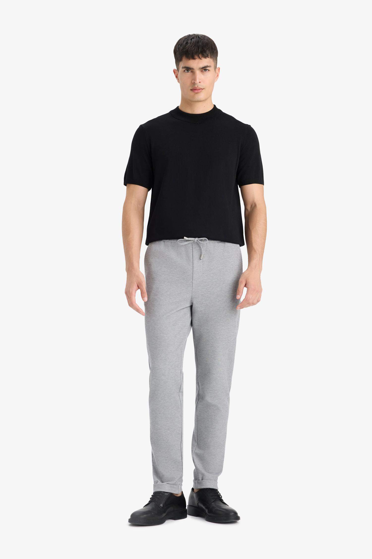 Standart Fit Bisiklet Yaka Triko Kısa Kollu Tişört