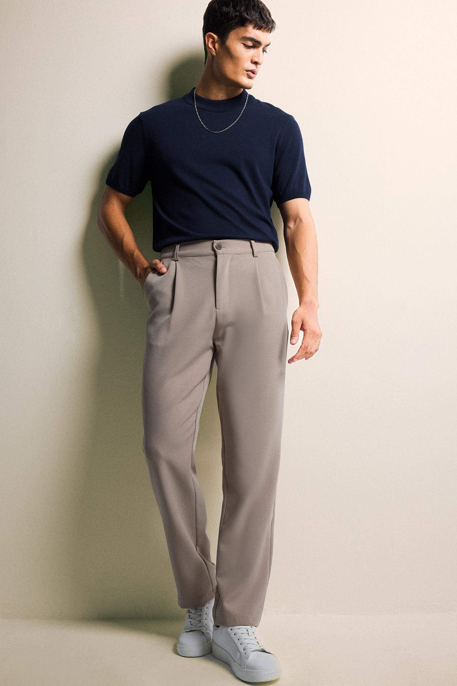 T-shirt tricot à col rond et manches courtes Coupe standard