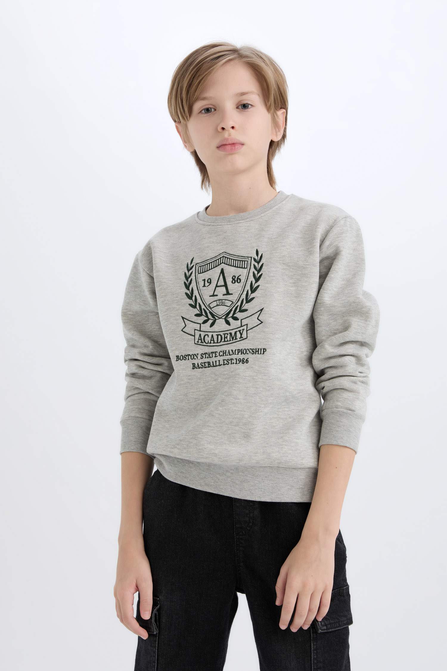 Boy Regular Fit Crew Neck Printed Sweatshirt