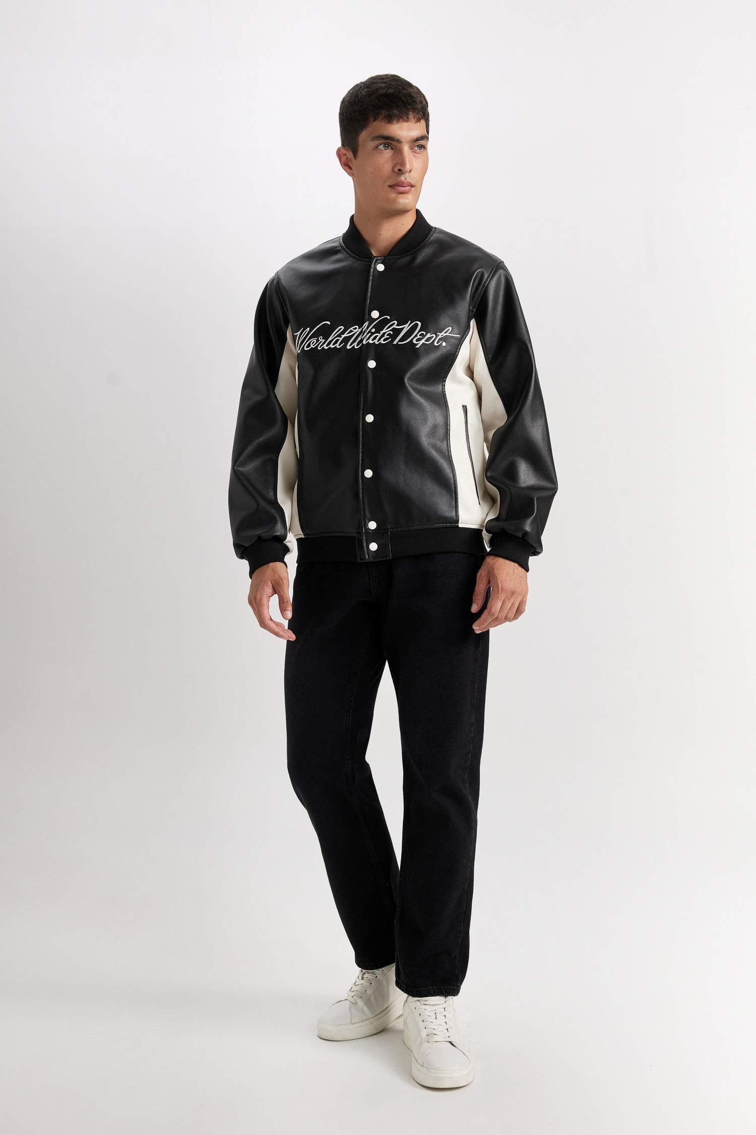 Su İtici Regular Fit Bomber Kolej Yaka Çıtçıt Kapamalı Cepli Mevsimlik Hafif Mont