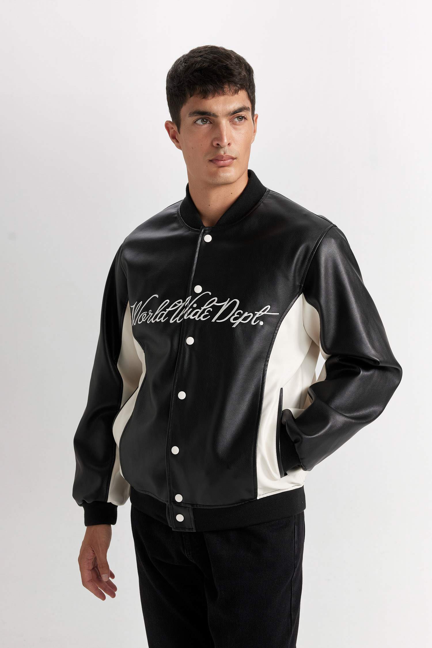 Su İtici Regular Fit Bomber Kolej Yaka Çıtçıt Kapamalı Cepli Mevsimlik Hafif Mont