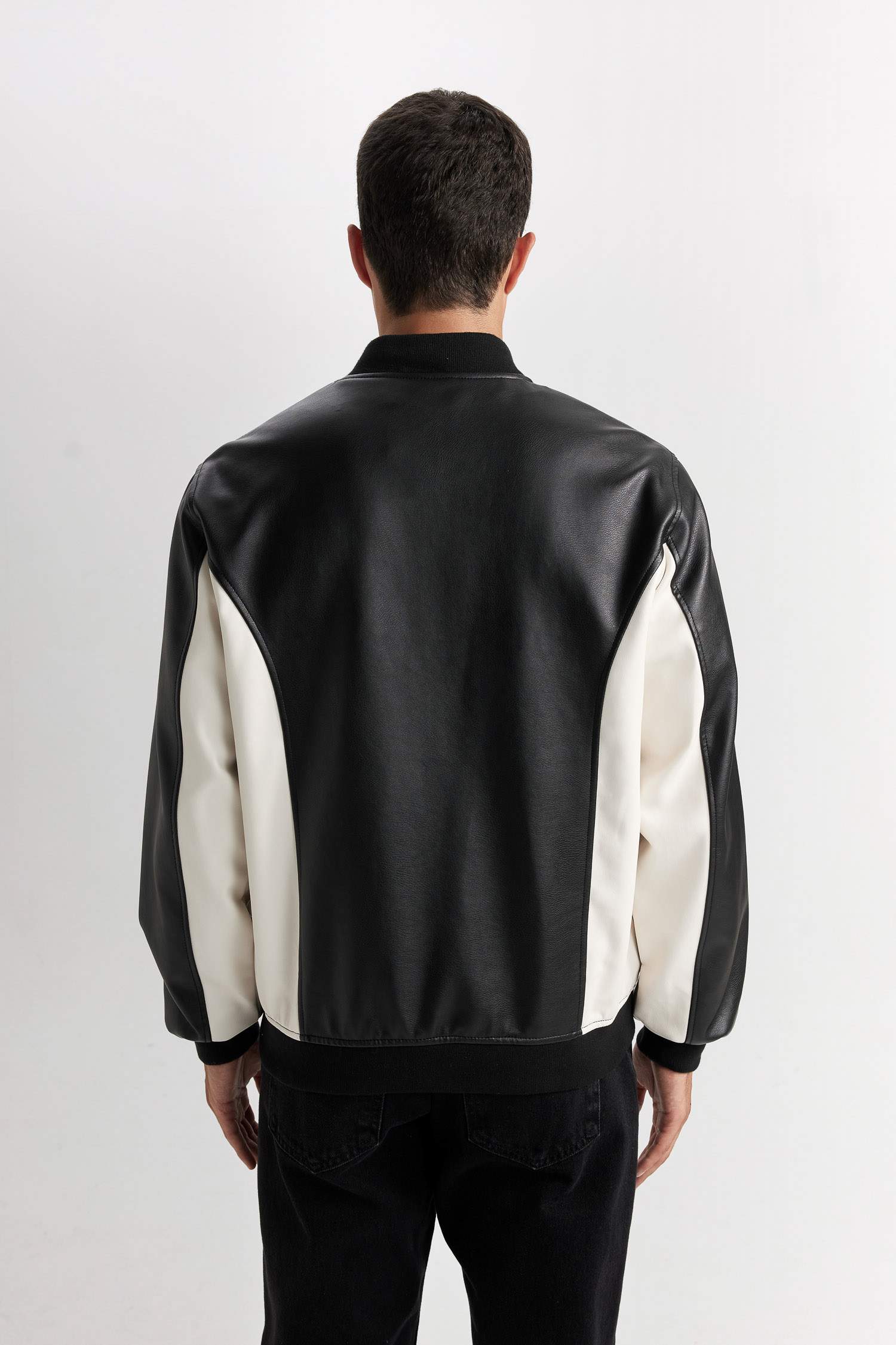 Su İtici Regular Fit Bomber Kolej Yaka Çıtçıt Kapamalı Cepli Mevsimlik Hafif Mont