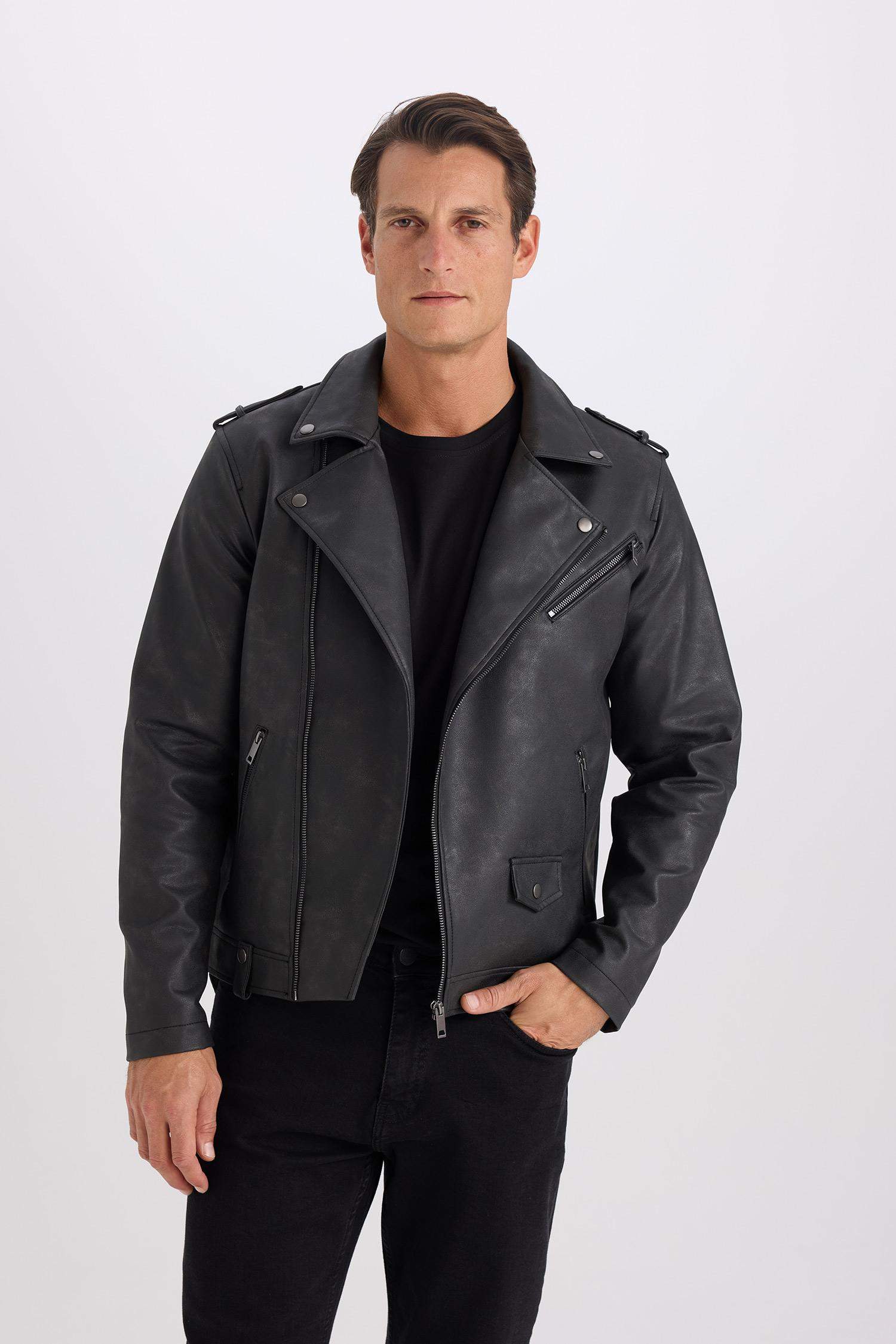 Su İtici Gömlek Yaka Fermuarlı Cepli Omuz Detaylı Suni Deri Mont