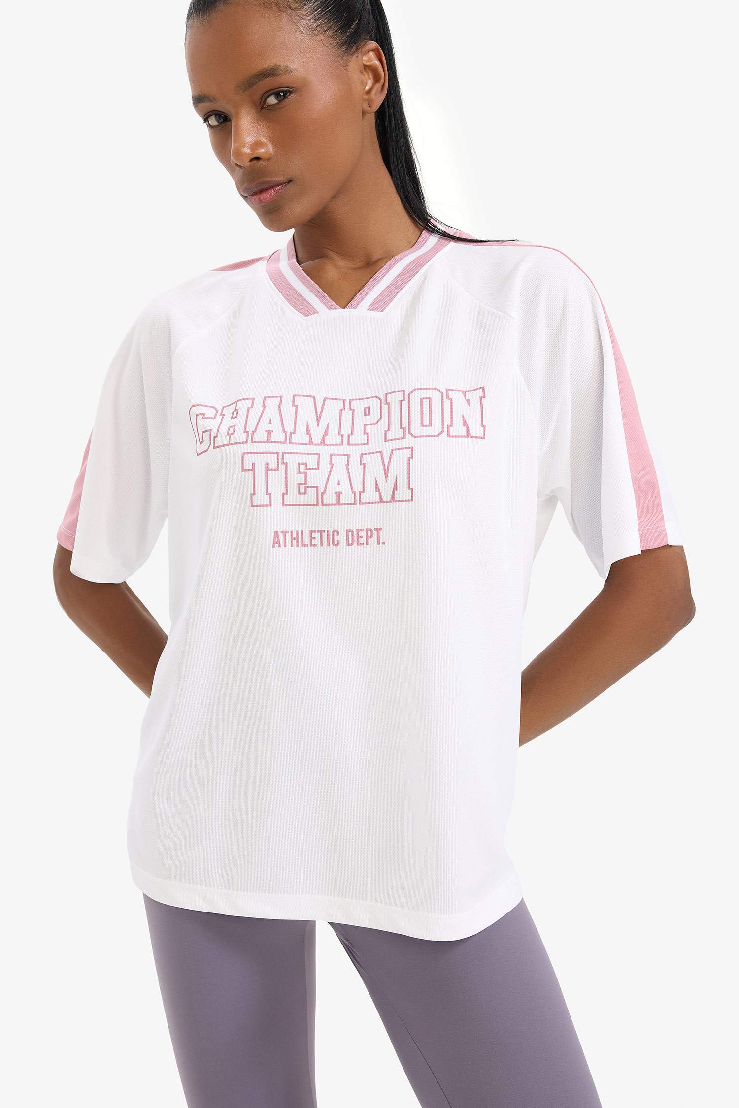 DeFactoFit Oversize Geniş Kalıp V Yaka Sırt Baskılı Sporcu Kısa Kollu Tişört