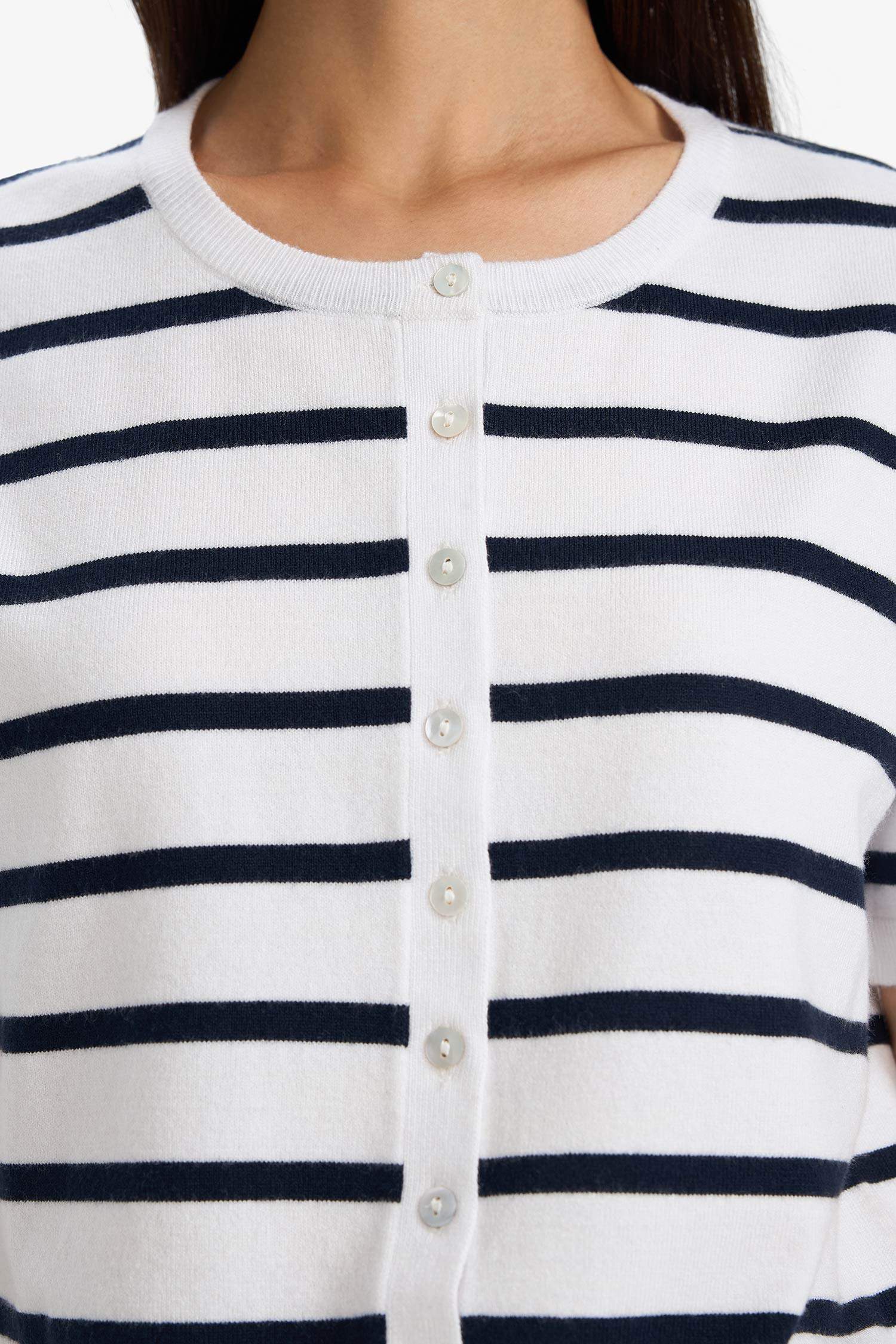 Regular Fit Bisiklet Yaka Çizgili Kısa Kollu Triko Hırka