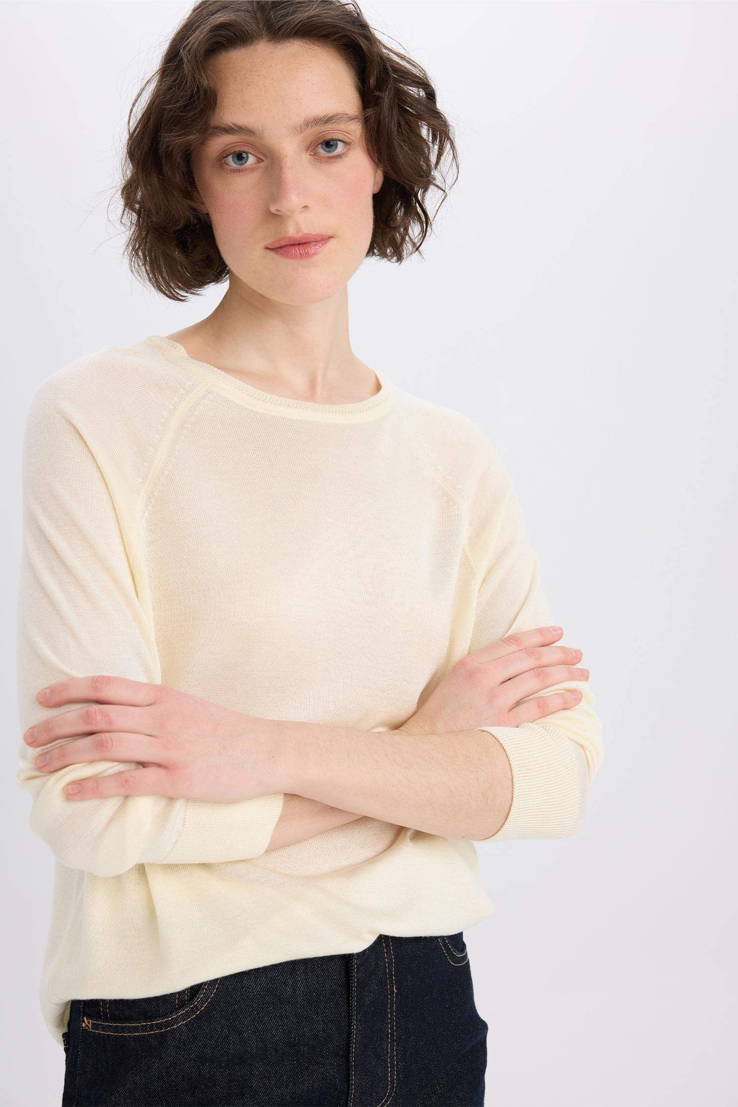 بلوز صوف قصة عادية بياخة مستديرة