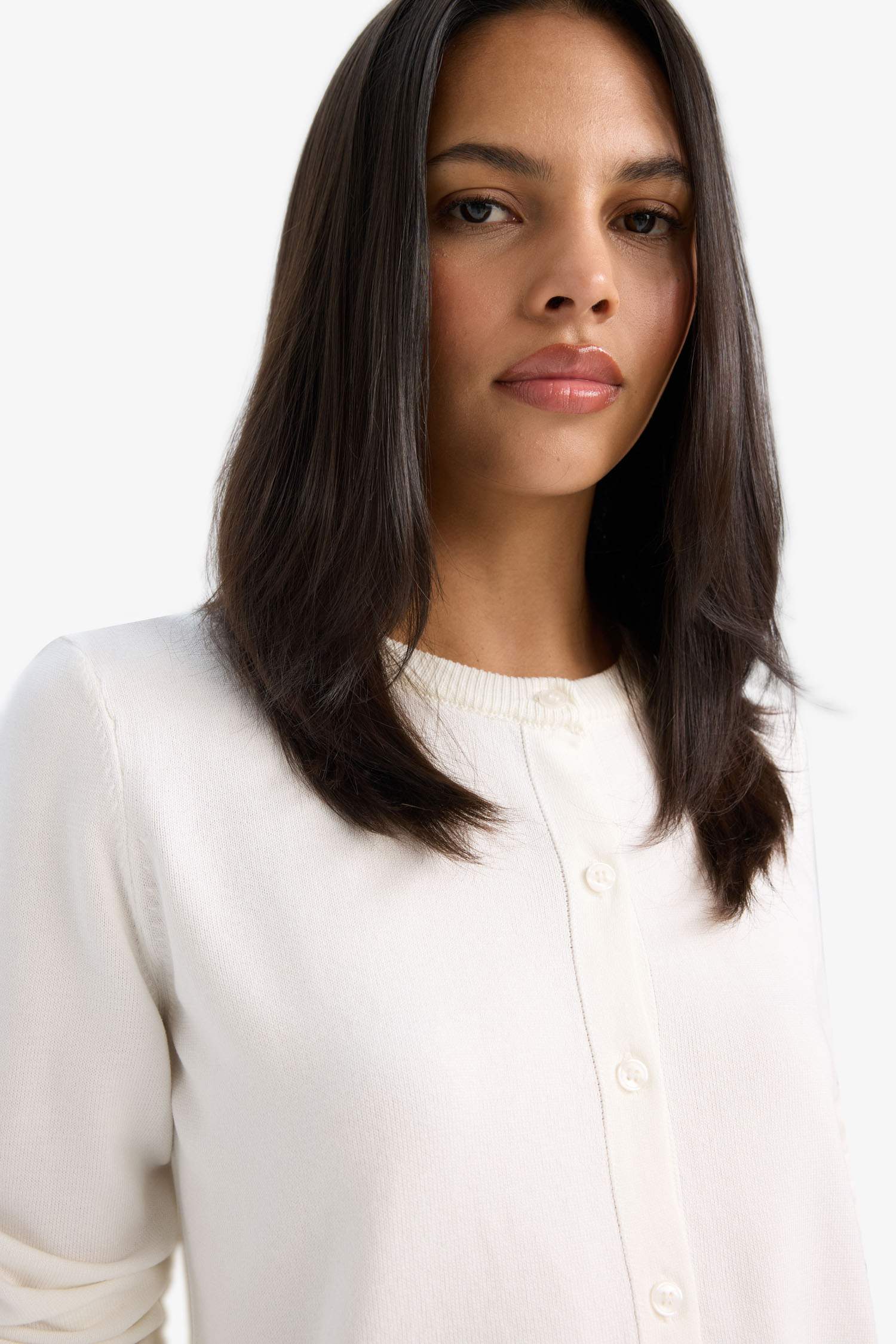 جاكيت صوف تريكو قصة عادية بياخة مستديرة بأزرار