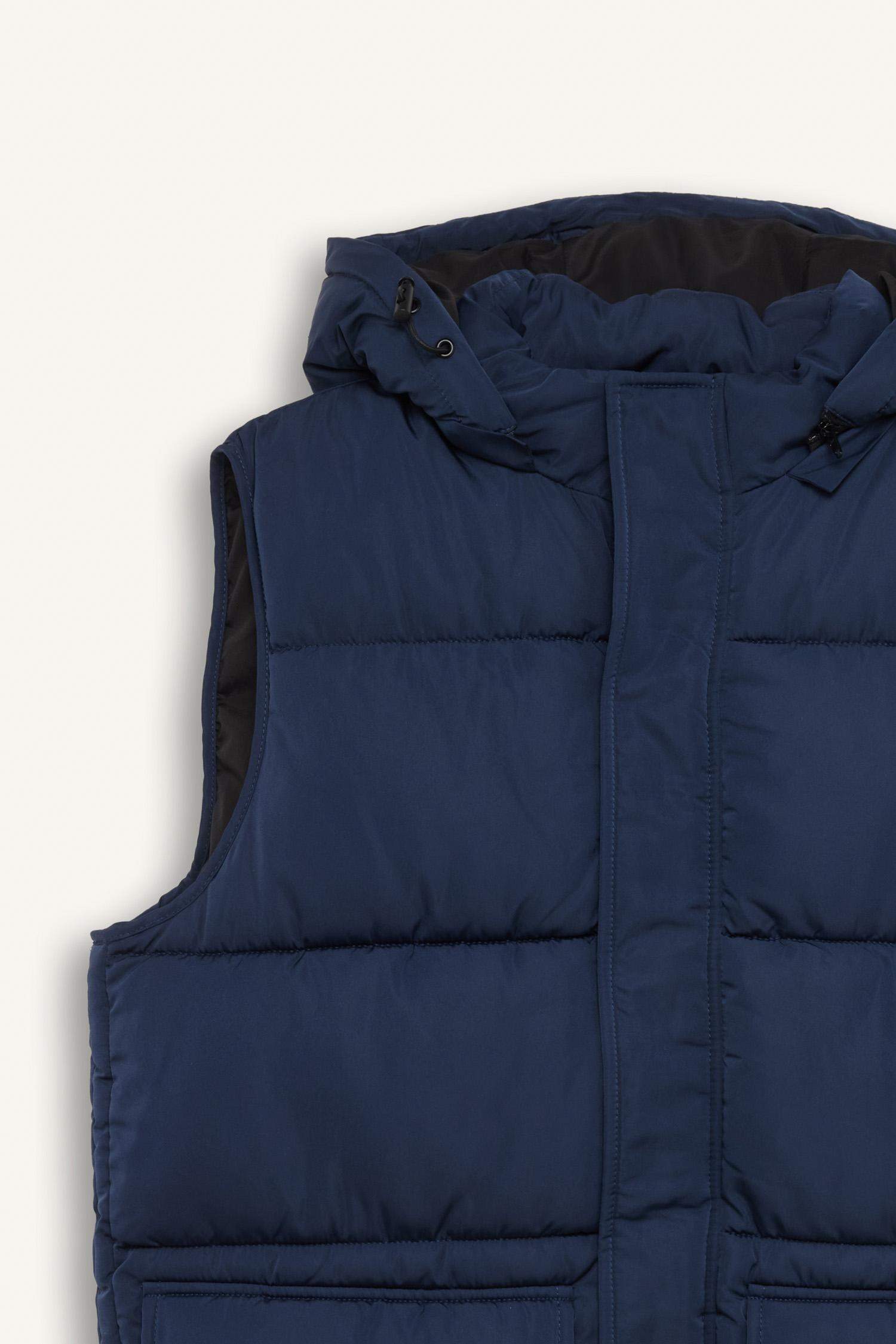 Regular Fit Kapüşonlu Fermuarlı Cepli Şişme Yelek