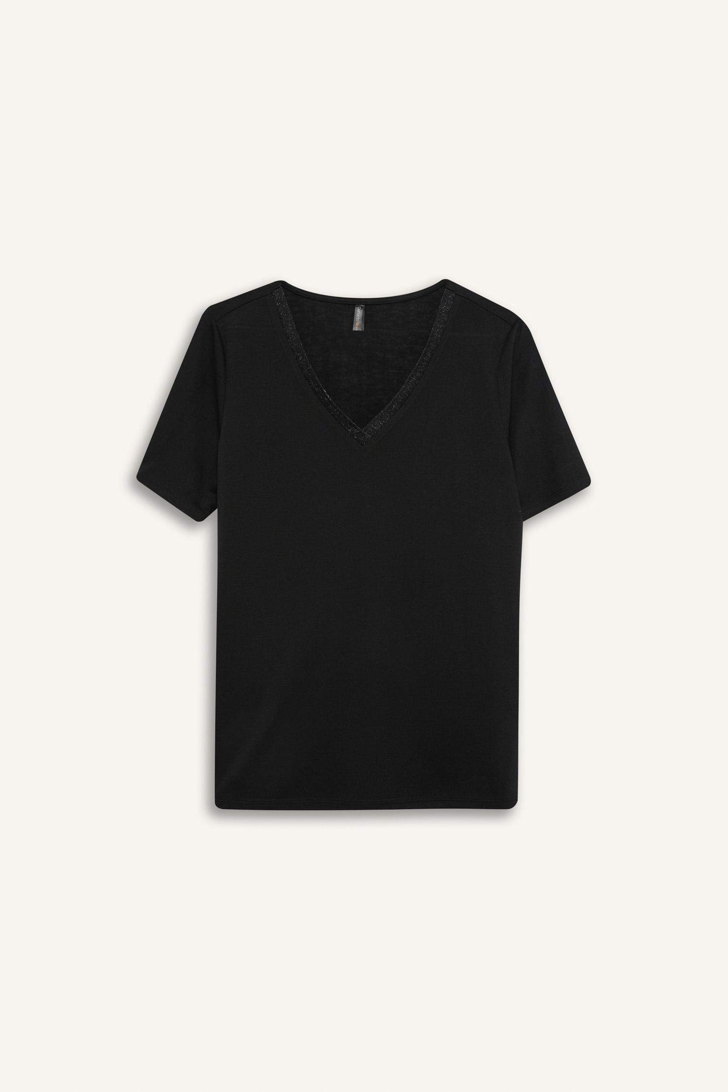 Футболка relax fit с V-образным вырезом и короткими рукавами