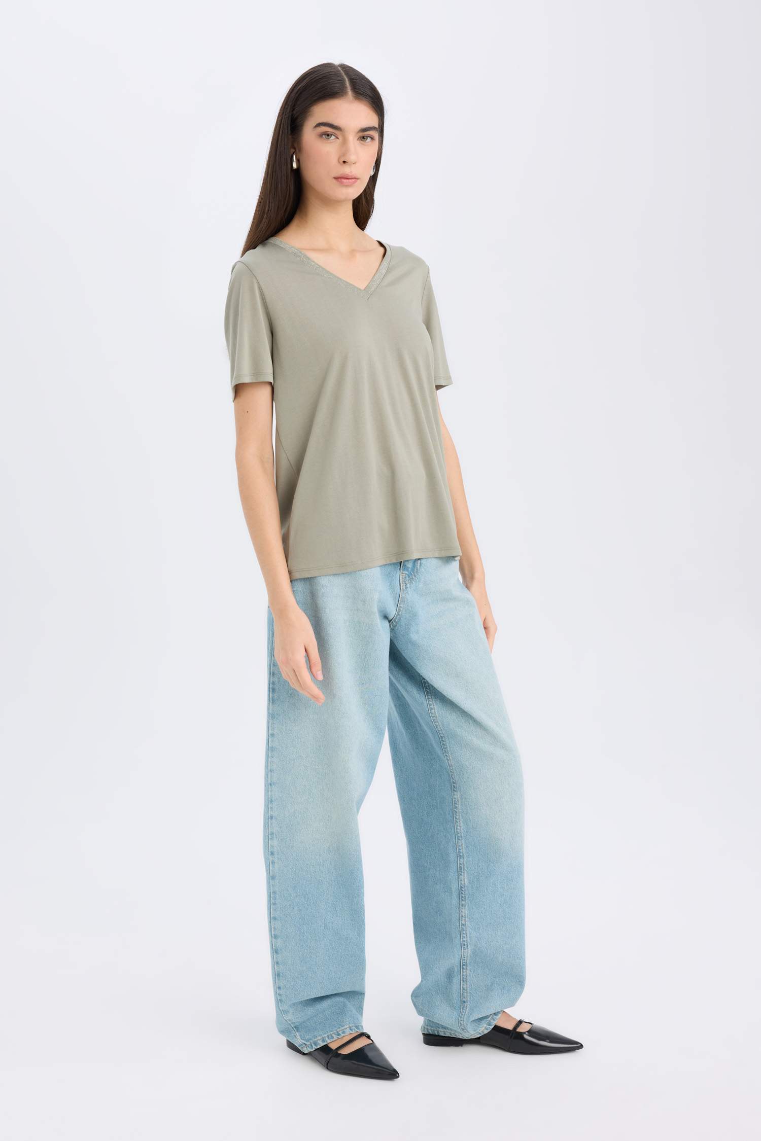 Футболка с V-образным вырезом, расслабленный покрой, короткий рукав