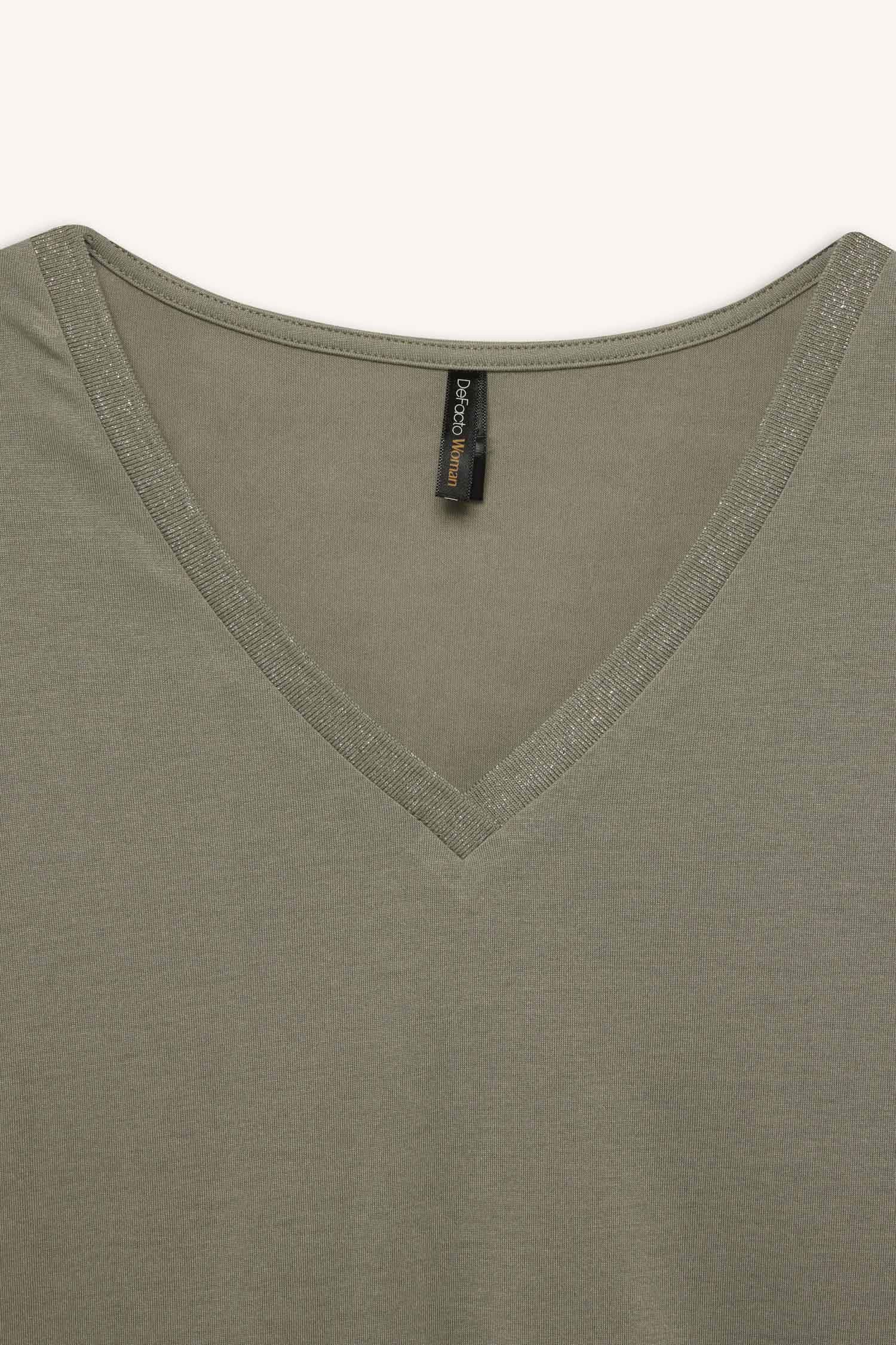 Футболка с V-образным вырезом, расслабленный покрой, короткий рукав