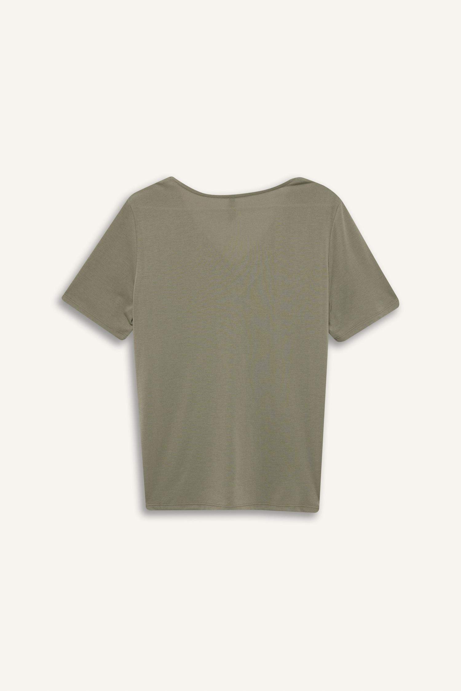 Футболка с V-образным вырезом, расслабленный покрой, короткий рукав