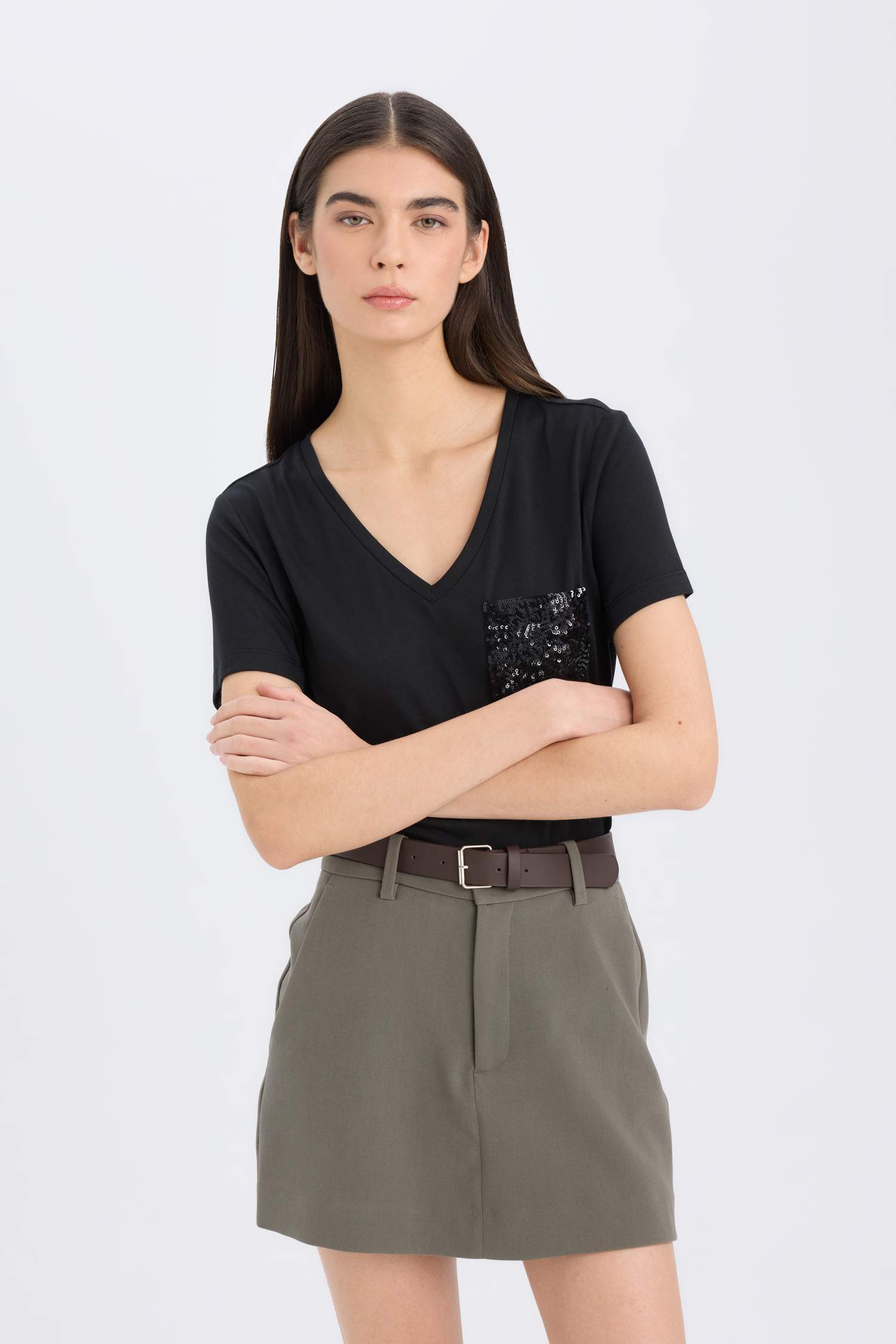 v жаға Қысқа жеңді футболка