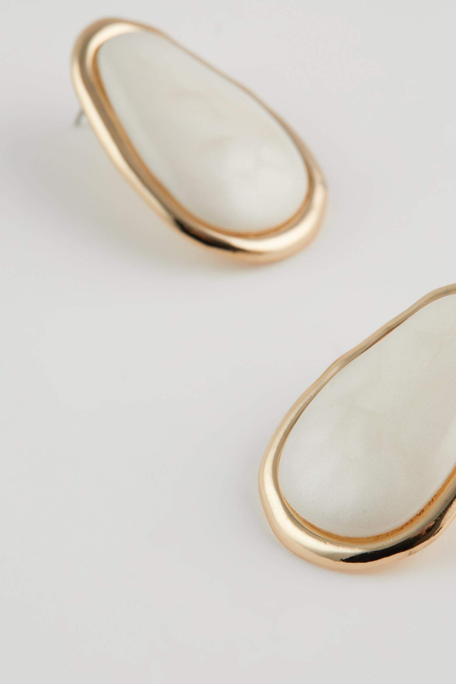 Woman White Stone Gold Earrings