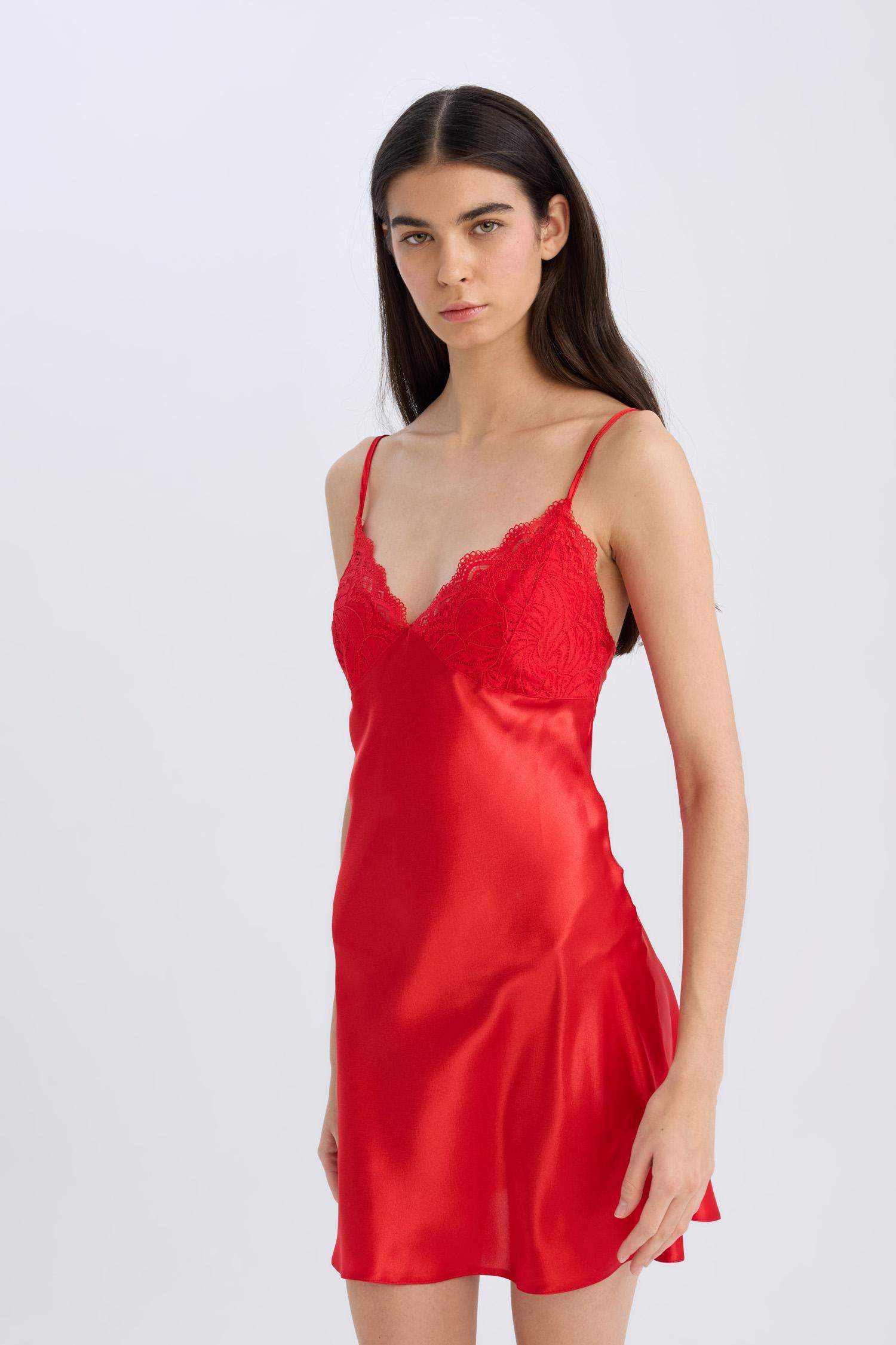 V Yaka Saten Askılı Gecelik