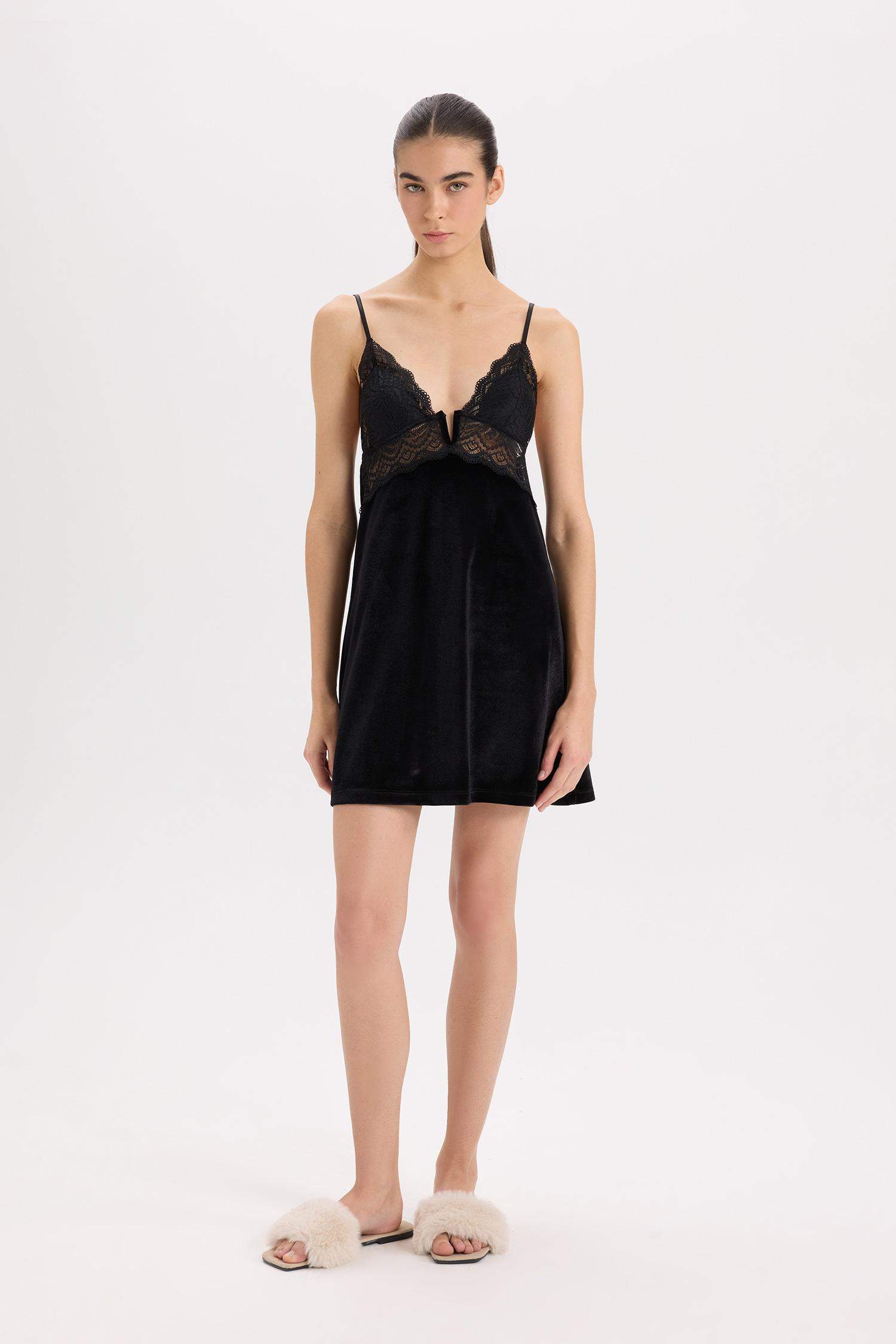 قميص نوم مخمل قصة عادية بياخة V Fall in Love من