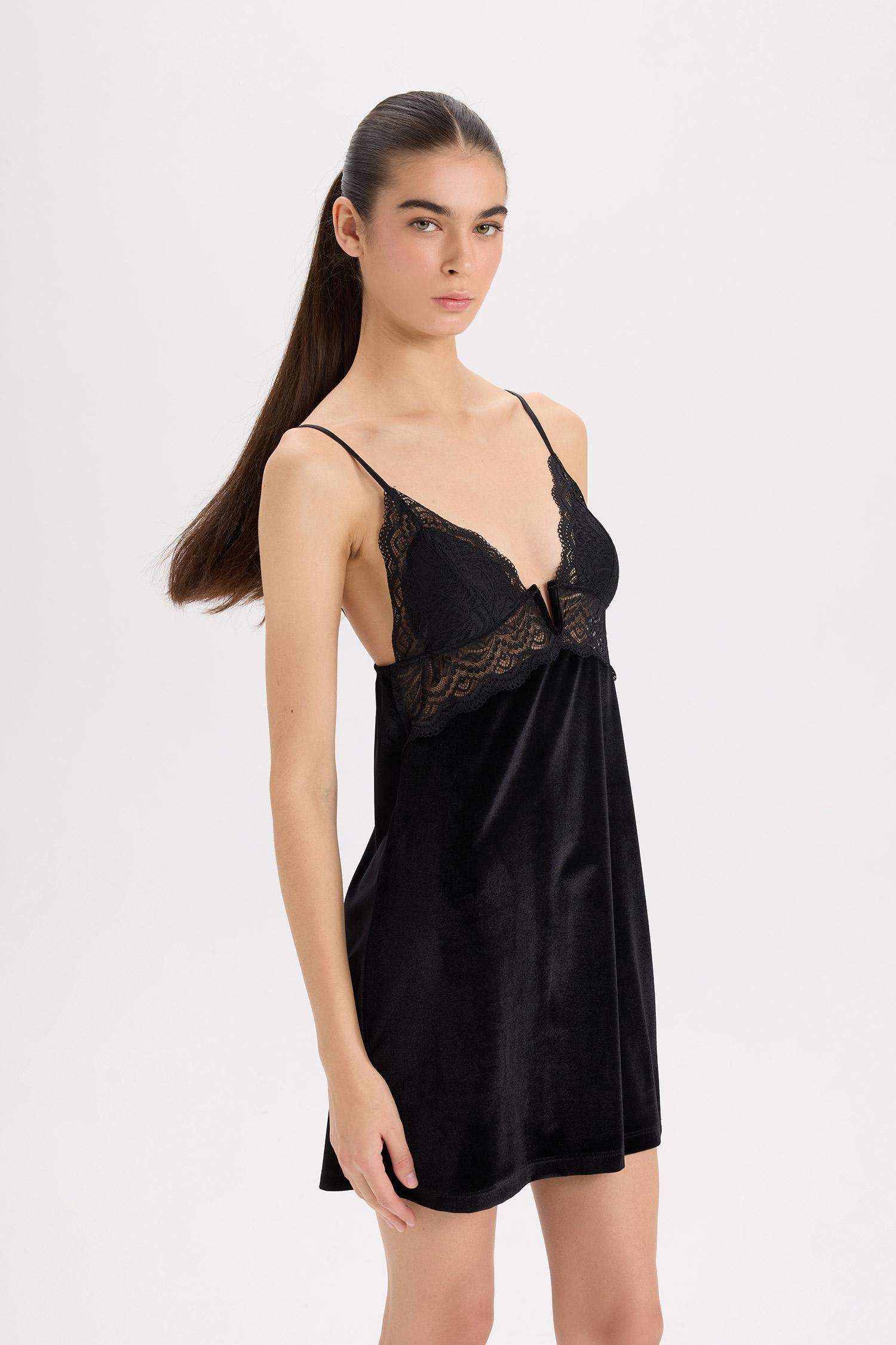 قميص نوم مخمل قصة عادية بياخة V Fall in Love من