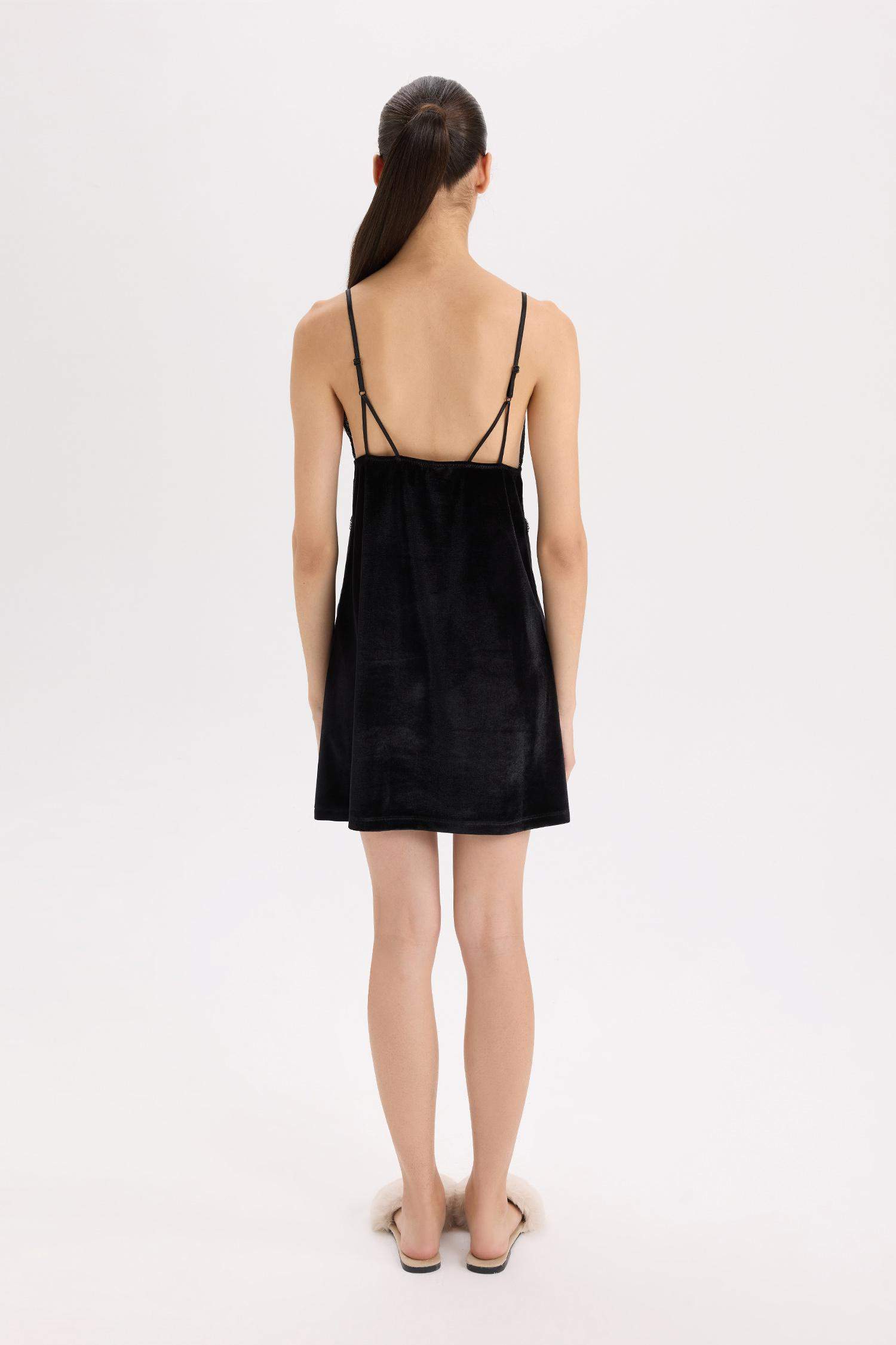 قميص نوم مخمل قصة عادية بياخة V Fall in Love من