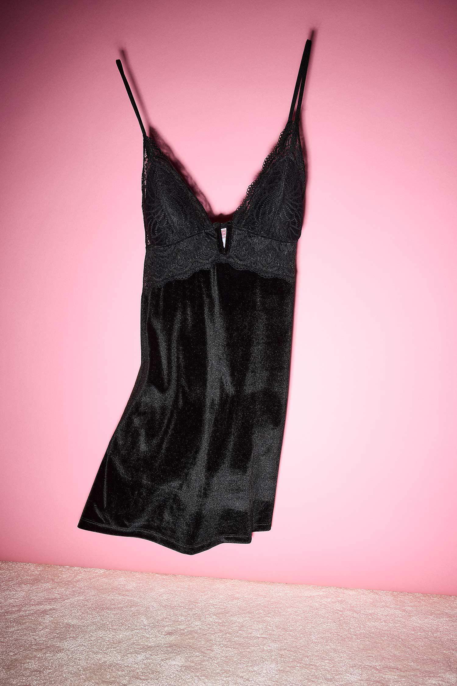 قميص نوم مخمل قصة عادية بياخة V Fall in Love من