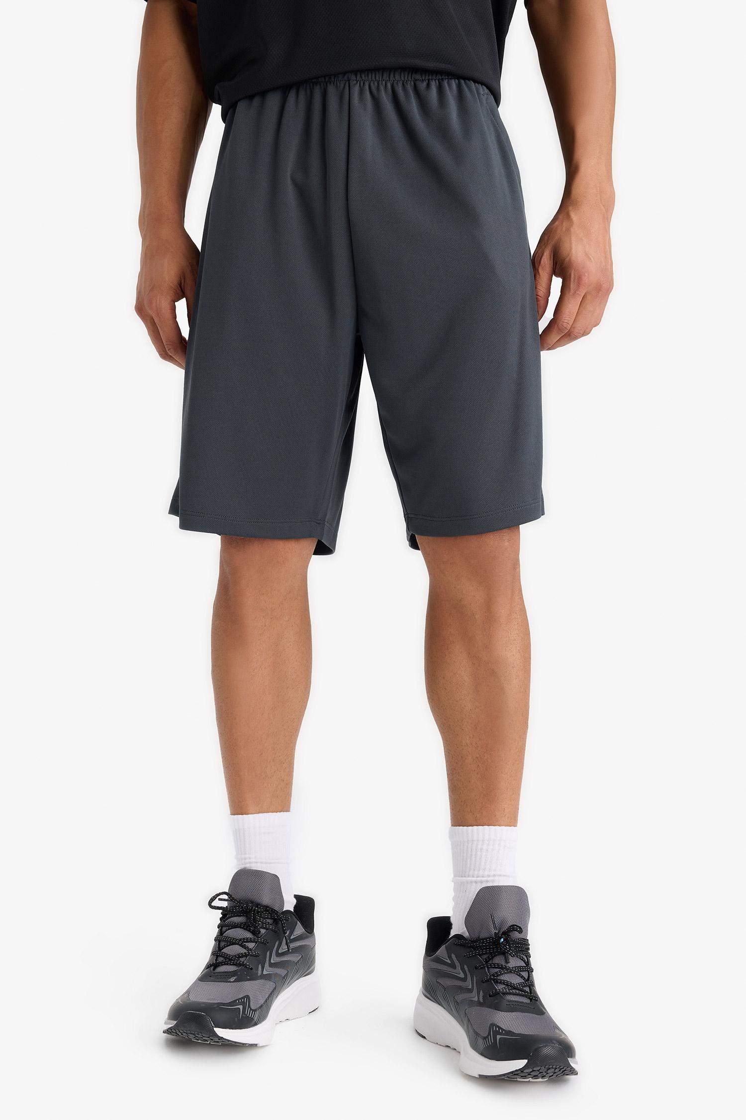 شورت قصير رياضي قصة عادية من DeFactoFit