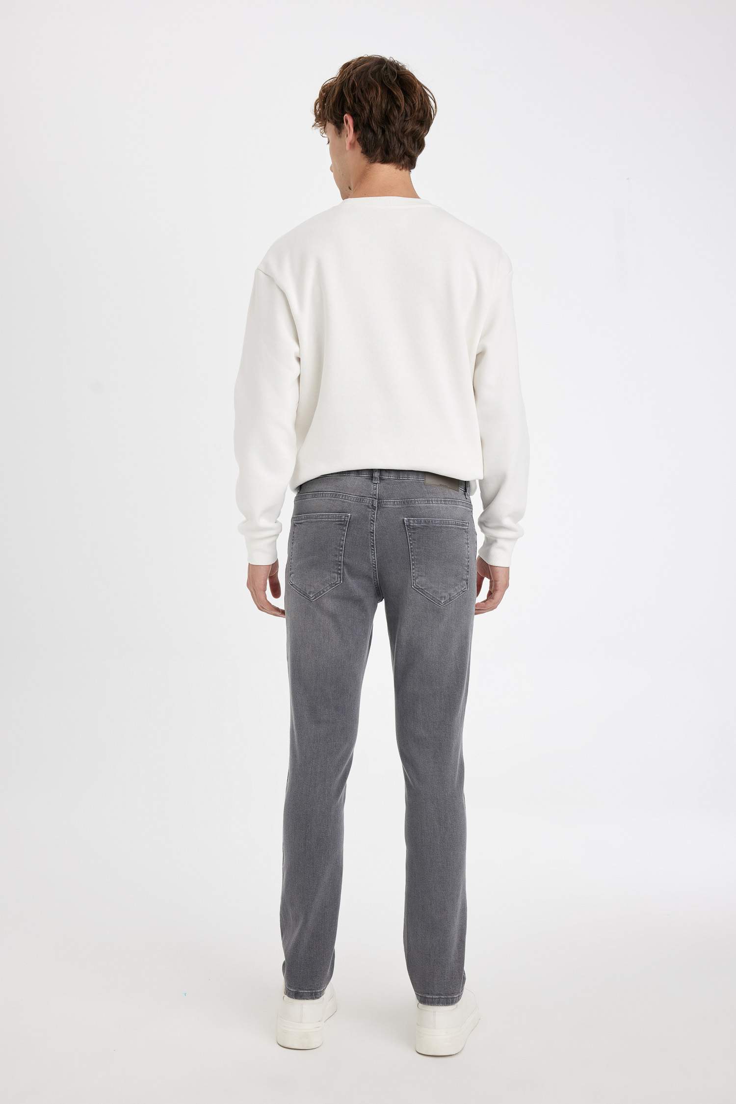 بنطلون جينز بيدرو سليم فيت برجل ضيق وخصر عادي رمادي