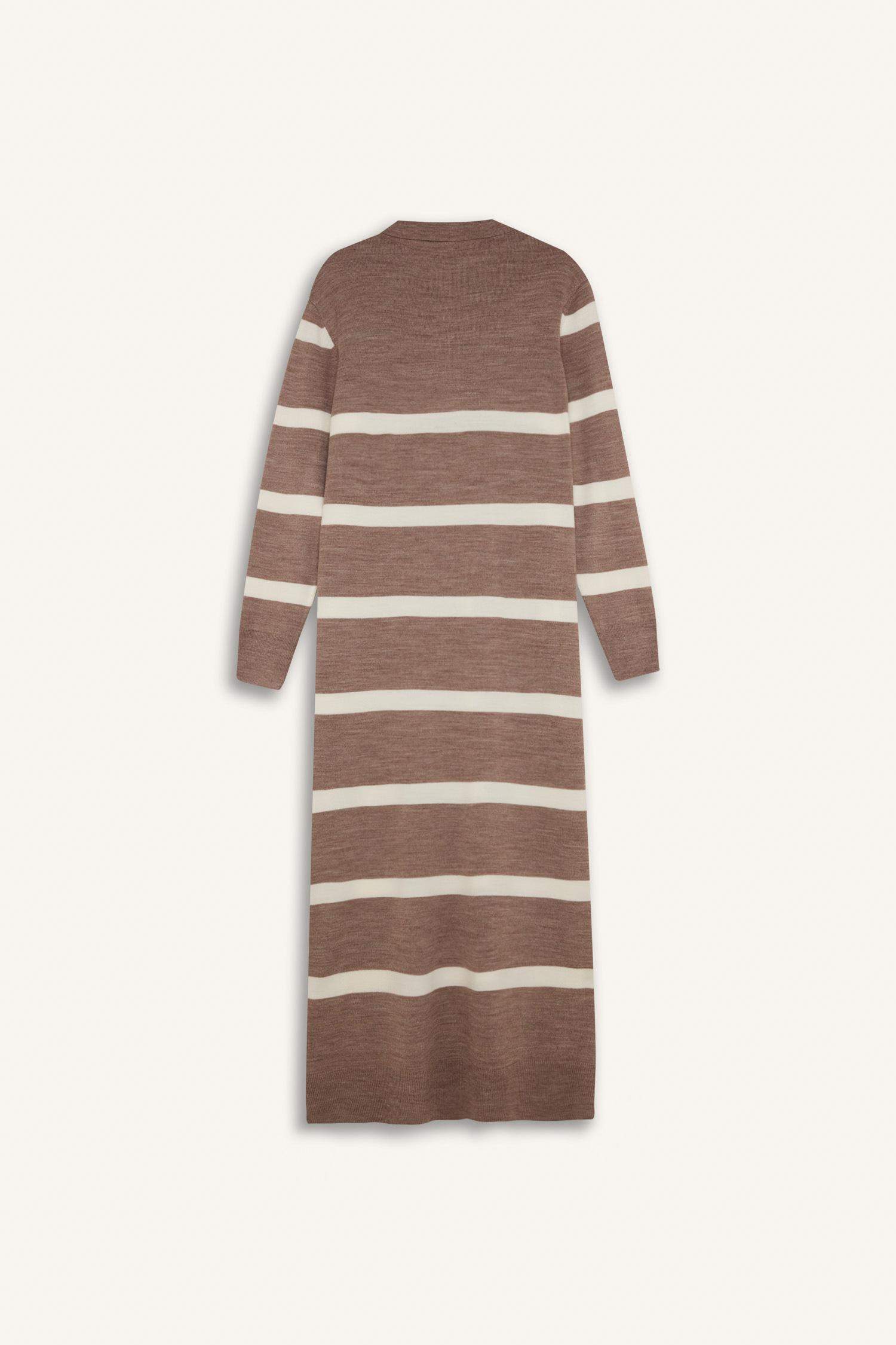 Regular Fit Polo Yaka Düğmeli Çizgili Uzun Kollu Maxi Triko Elbise