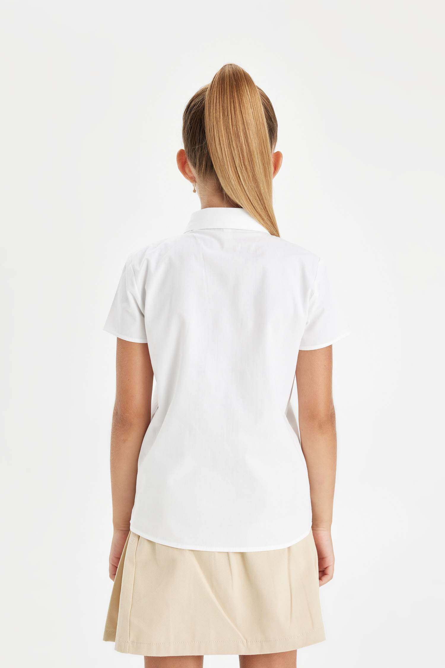 قميص نص كم أبيض بوبلين قصة عادية