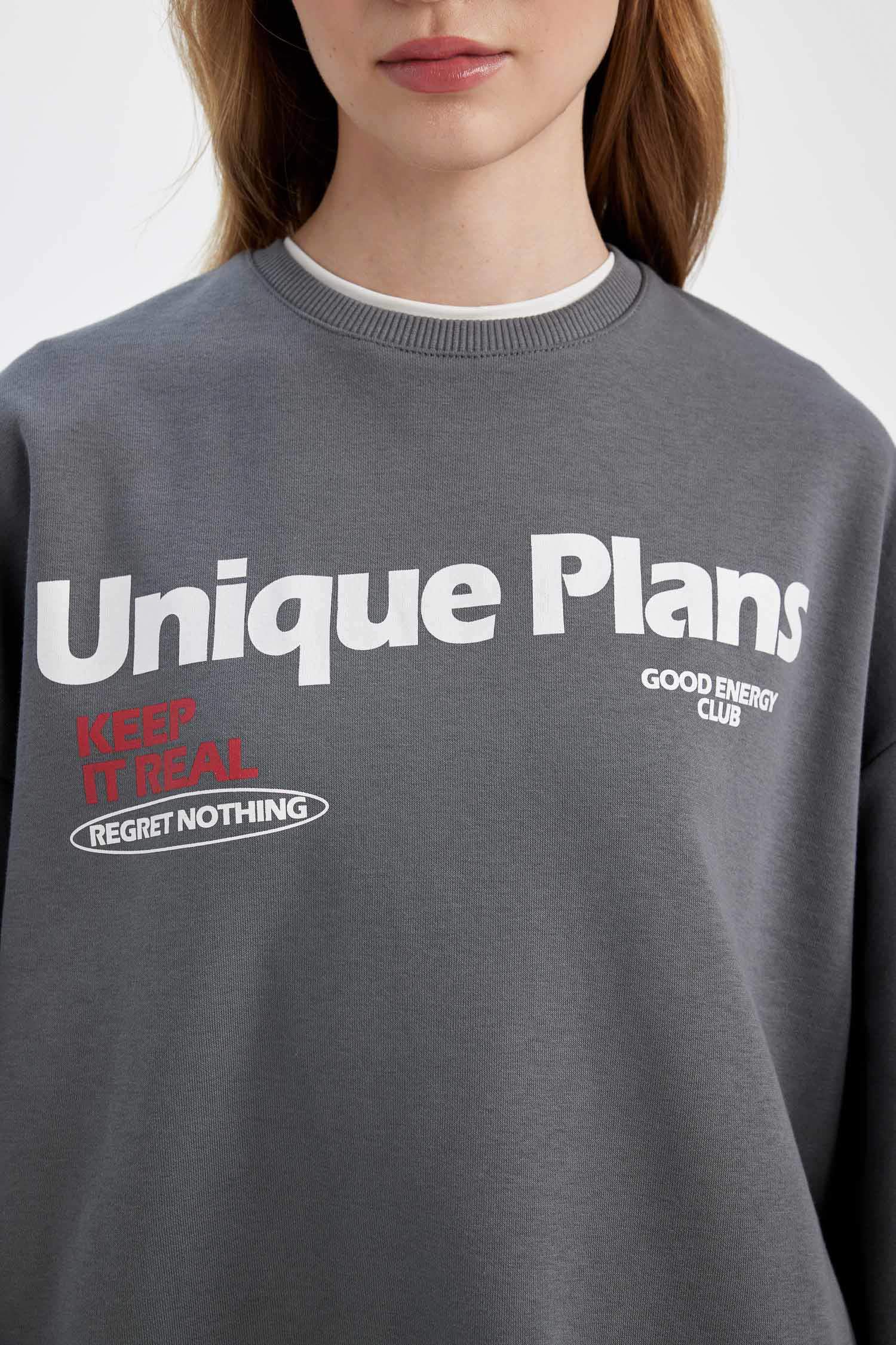 Loose Fit Bisiklet Yaka Sırt Baskılı Kalın Sweatshirt