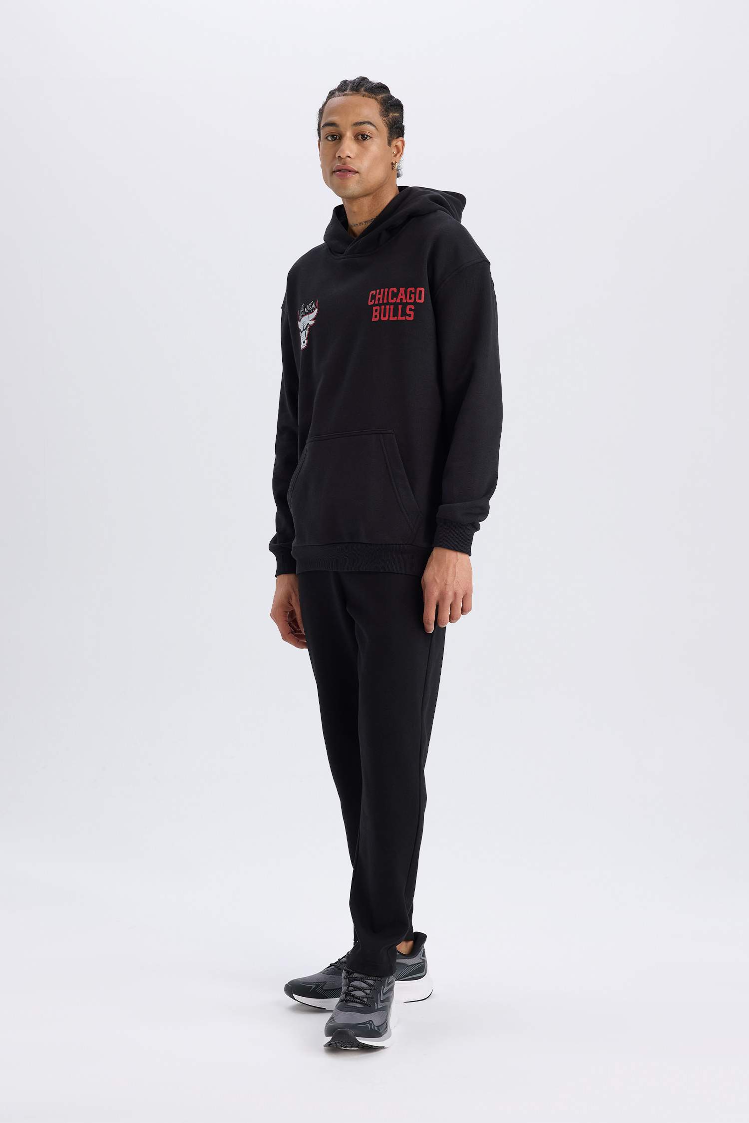 DeFactoFit NBA Chicago Bulls Boxy Fit Kapüşonlu Sırt Baskıllı Kalın Sweatshirt