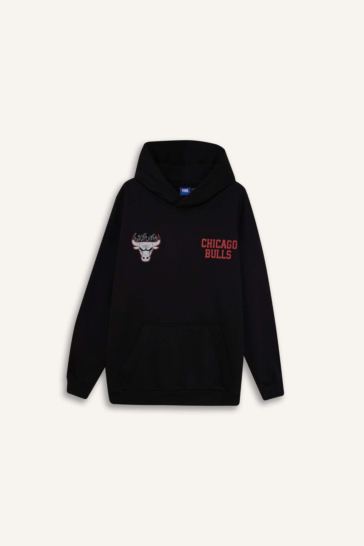 DeFactoFit NBA Chicago Bulls Boxy Fit Kapüşonlu Sırt Baskıllı Kalın Sweatshirt