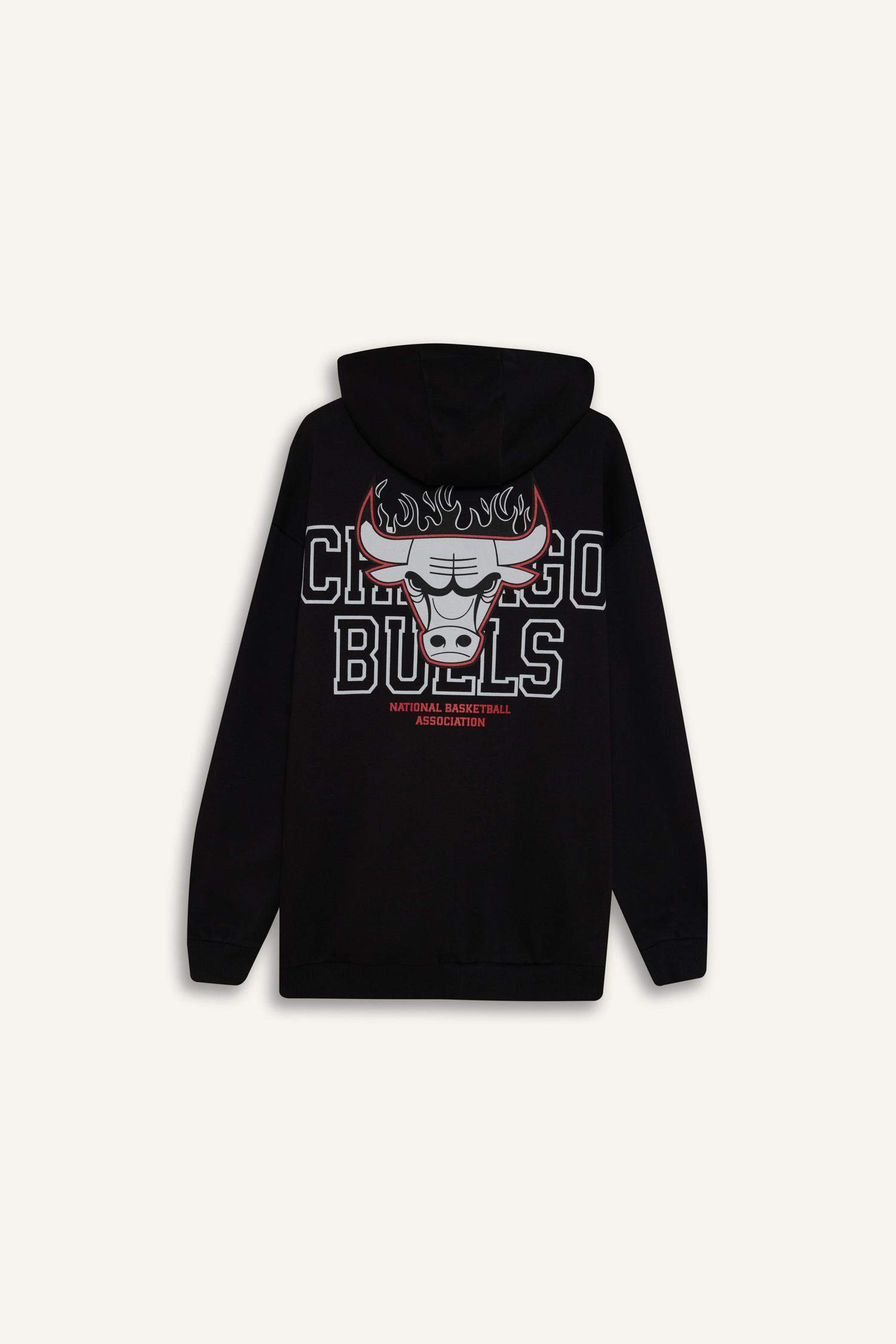 DeFactoFit NBA Chicago Bulls Boxy Fit Kapüşonlu Sırt Baskıllı Kalın Sweatshirt
