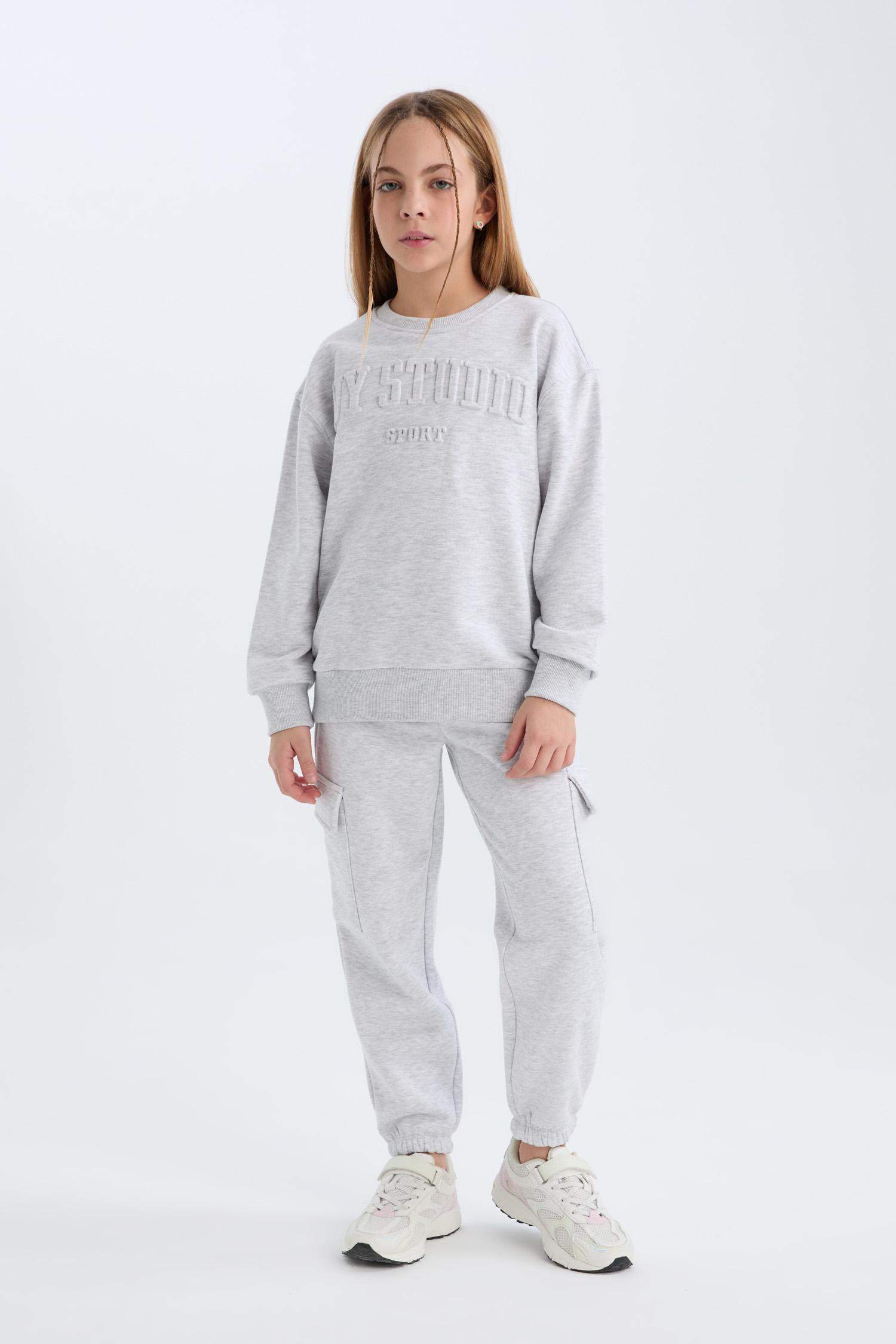 سويت شيرت بناتي بطبعة شعار قصة عادية بياخة مستديرة